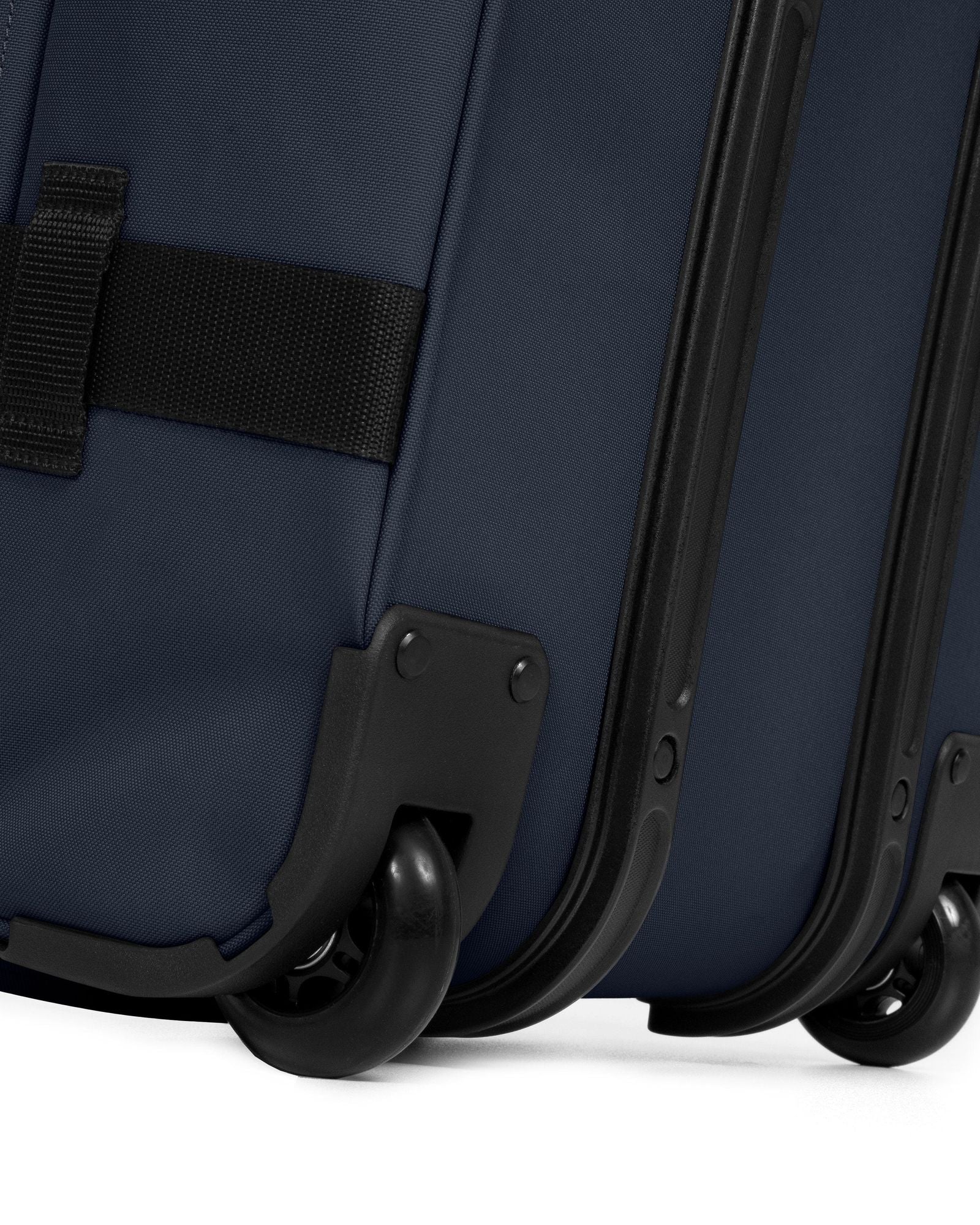 حقيبة سفر إيستباك ترانزيت آر إم ألترا مارين متوسطة النعومة - EK0A5BA8L83