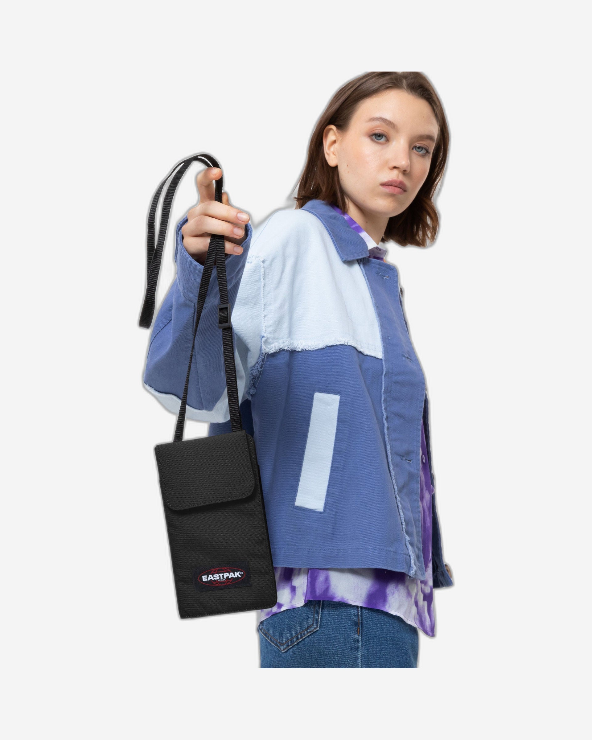 حقيبة دالر صغيرة سوداء اللون من إيست باك - EK0A5BE70081