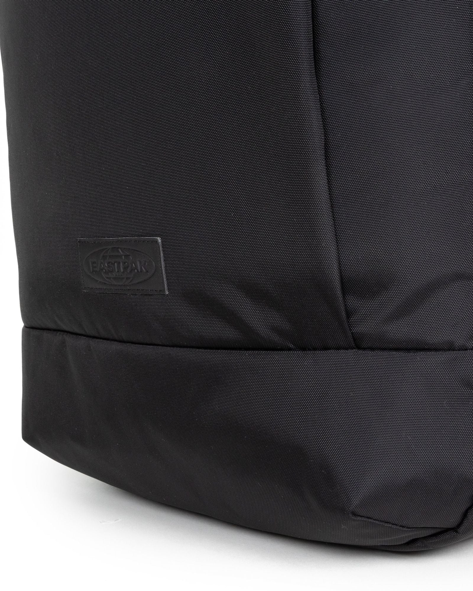 حقيبة ظهر إيستباك تيكوم F Cnnct F سوداء متوسطة الحجم - EK0A5BE95A21