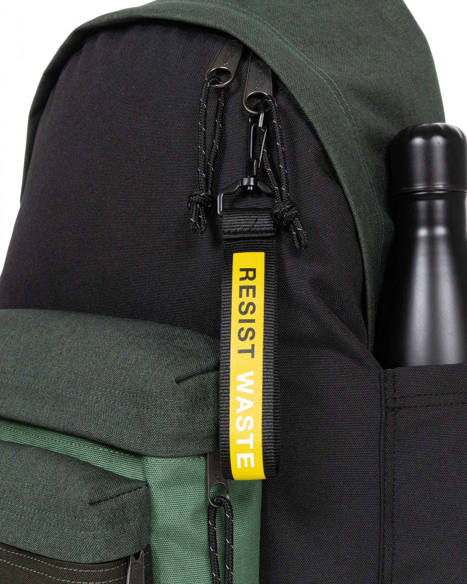 حقيبة ظهر Eastpak Padded Pocket'R RW للكمبيوتر المحمول متوسطة الحجم باللون الكاكي - EK0A5BFT4E8