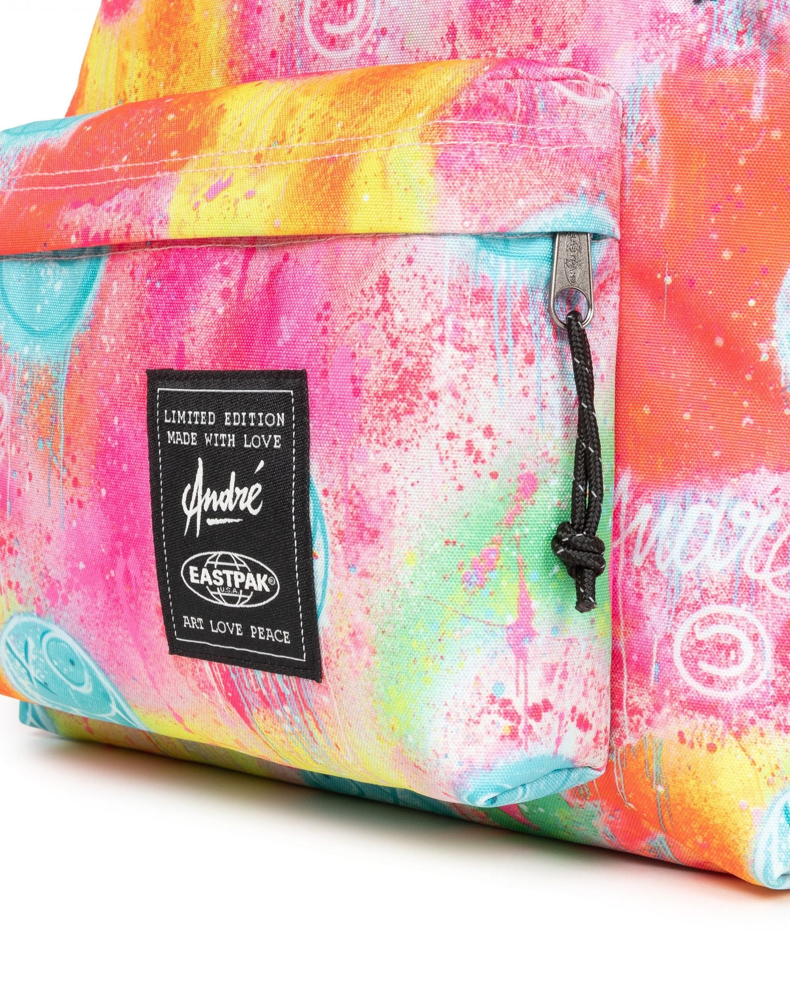 حقيبة ظهر Eastpak Day Pak'R Fluo Clouds متوسطة الحجم مع حامل زجاجات وجيب للكمبيوتر المحمول - EK0A5BG43O91