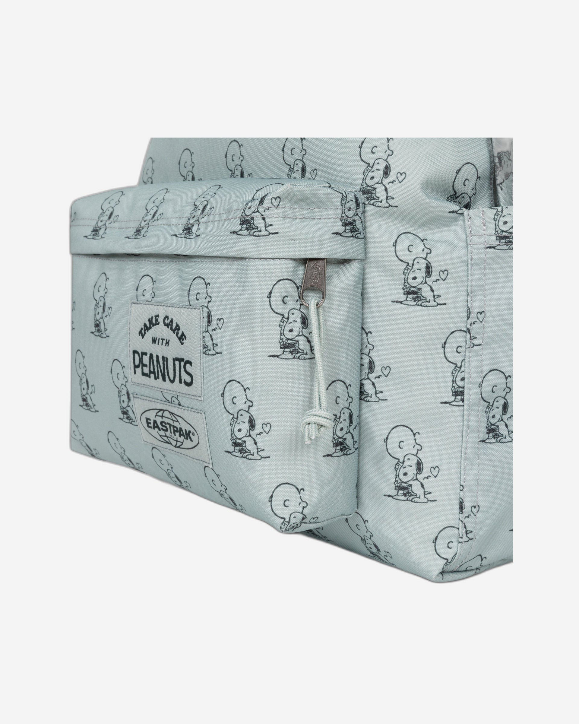حقيبة ظهر Eastpak Day Pak'R Peanuts Mint متوسطة الحجم مع حامل زجاجات وجيب للكمبيوتر المحمول - EK0A5BG46O81