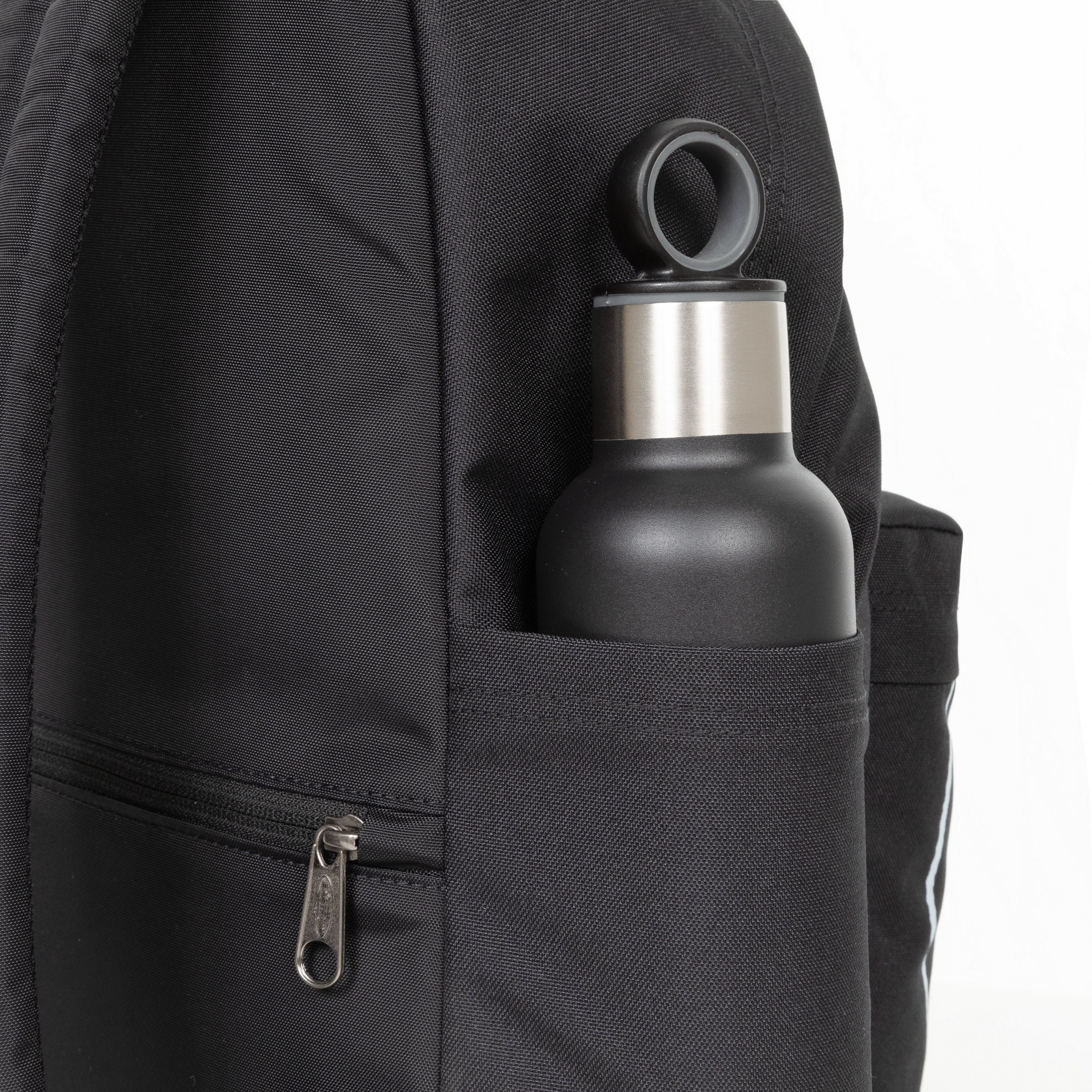 حقيبة ظهر Eastpak Day Pak'R Peanuts Placed متوسطة الحجم مع حامل زجاجات وجيب للكمبيوتر المحمول - EK0A5BG47O11