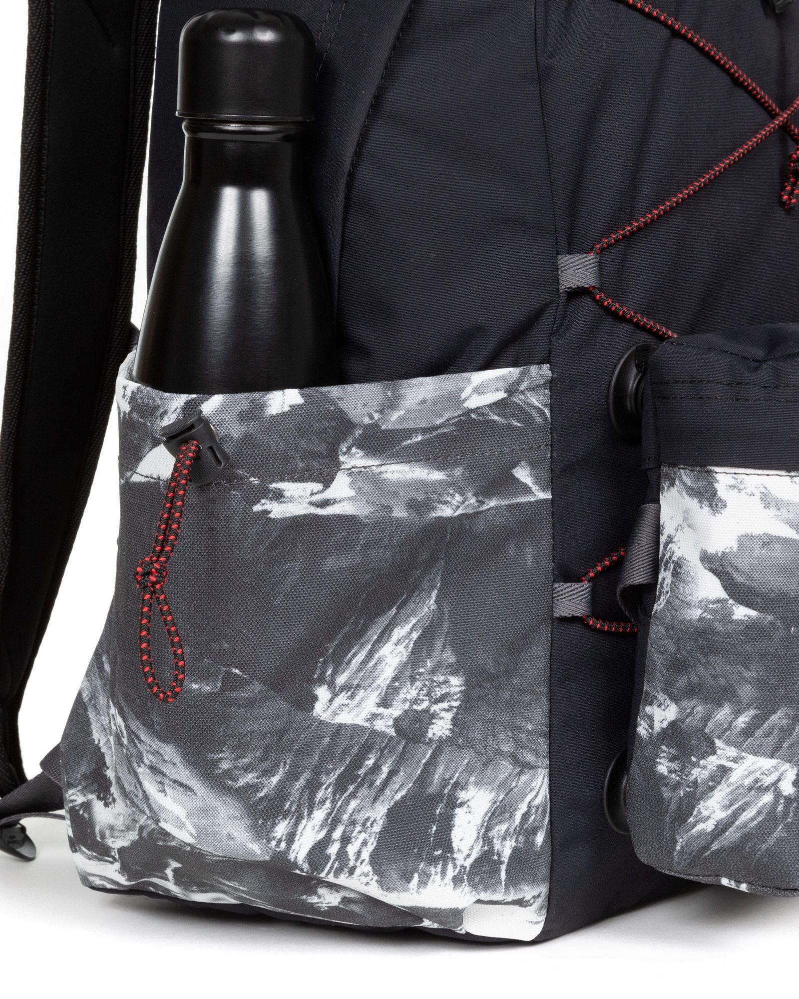 حقيبة ظهر Eastpak Padded Mount Lab Mount Lab كبيرة للكمبيوتر المحمول باللون الأسود - EK0A5BG79D2