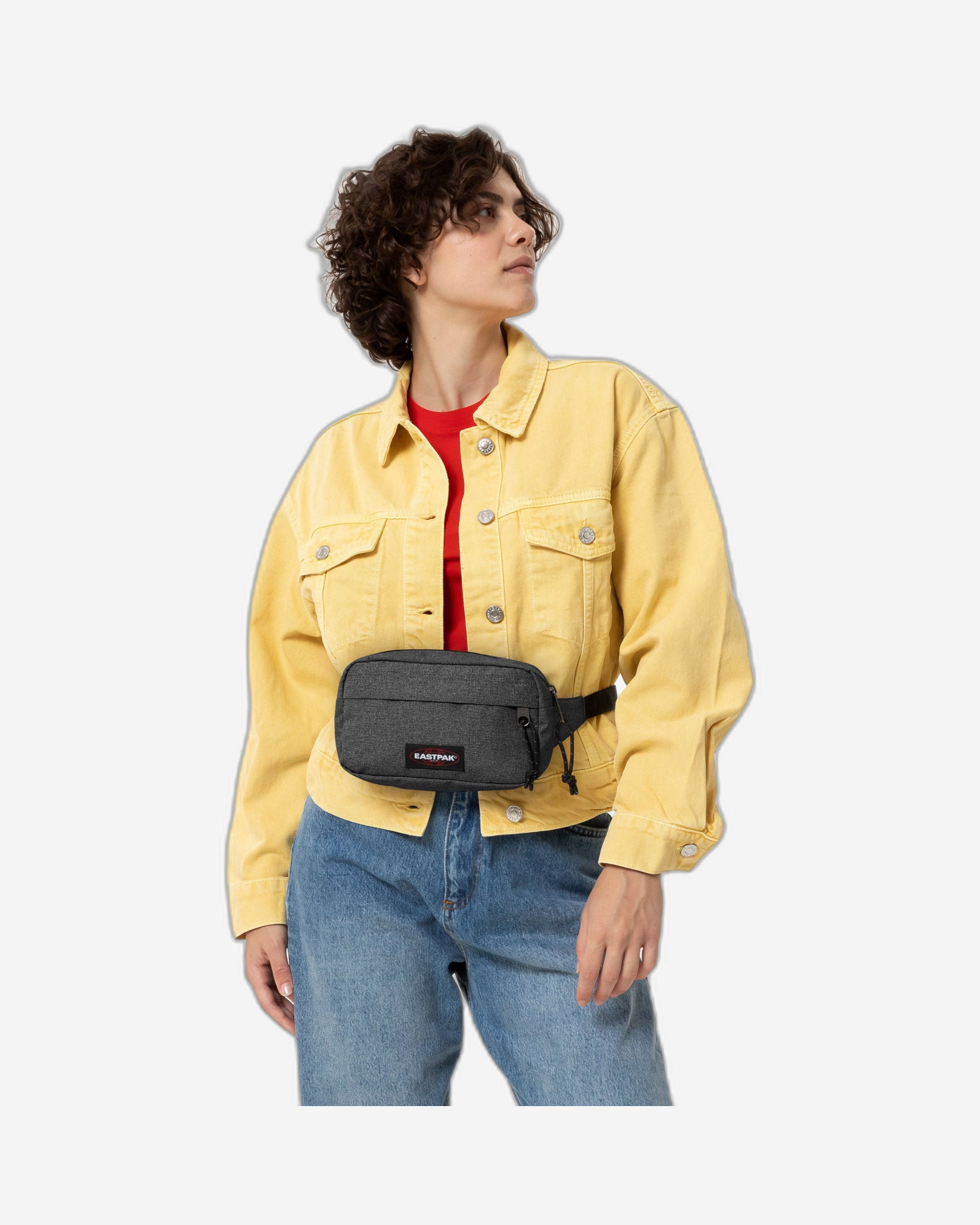 حقيبة خصر صغيرة من إيست باك باونسر، مصنوعة من قماش الدنيم الأسود - EK0A5BHH77H1