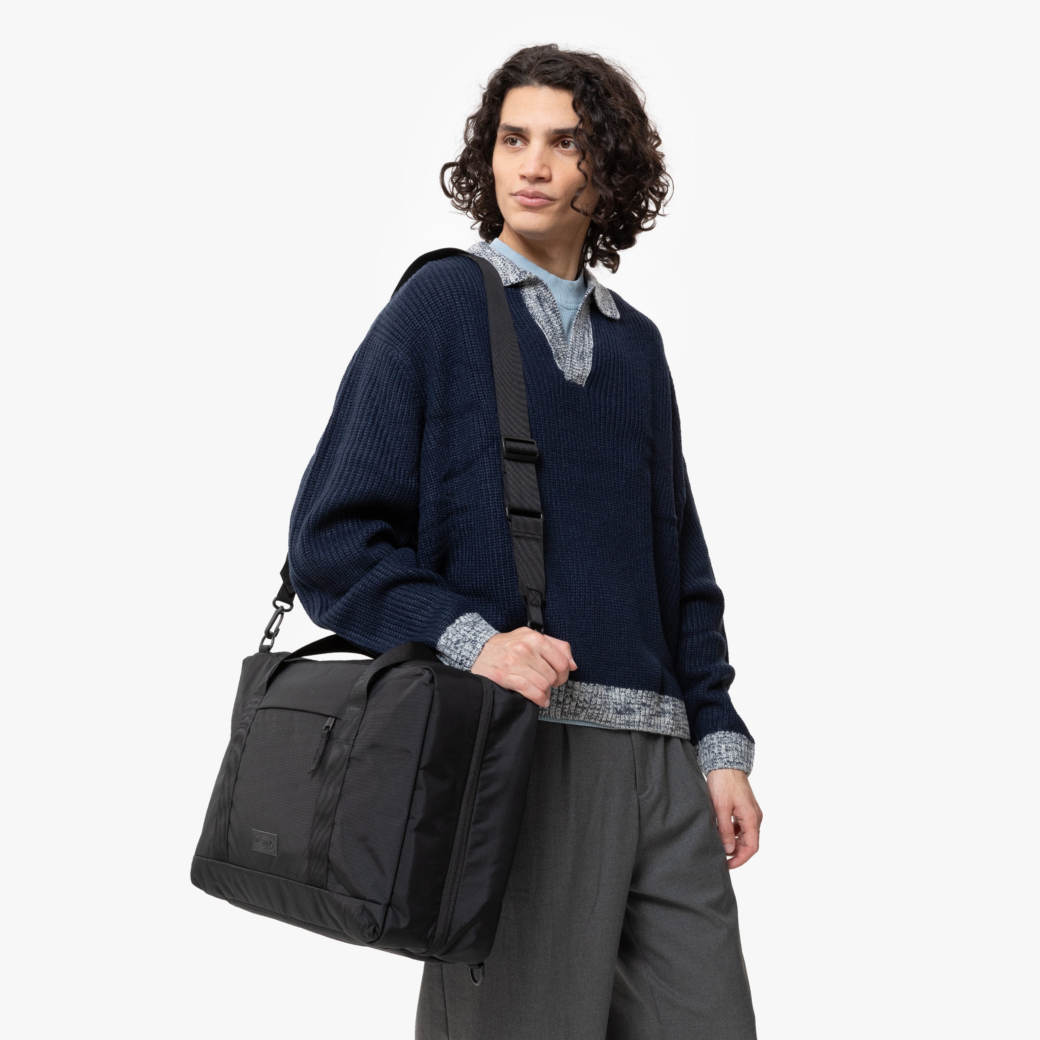 إيست باك ملتي باك F CNNCT F أسود - EK0A5BJ25A21