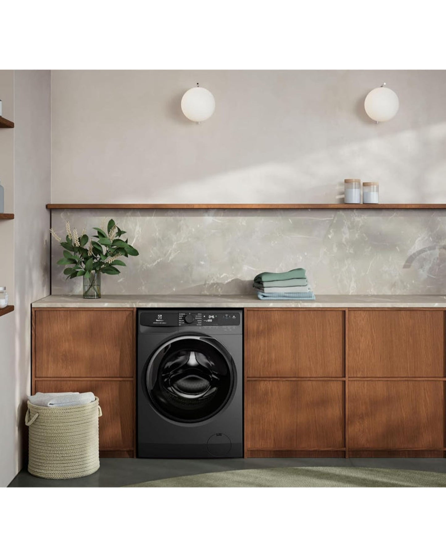 غسالة ملابس إلكترولوكس 10 كجم إيكو إنفيرتر عالية الكفاءة، تحميل أمامي، 1200 دورة في الدقيقة، حاصلة على تقييم 5 نجوم، 13 برنامجًا، تتضمن ULTIMATECARE500 EWF1023P5SC