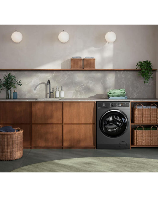 غسالة ومجفف ملابس إلكترولوكس ١٠/٧ كجم، ١٣ برنامجًا و١٤٠٠ دورة في الدقيقة، تحميل أمامي، عاكس إيكو، غسيل وتجفيف، دوفيت كير ٦٠/واش دراي ٦٠، EWW1043R7SC