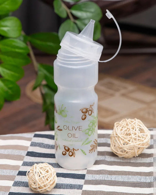 زجاجة موزع زيت الزيتون الطبيعي من هيرفين، سعة 660 مل، مزينة باللون الأبيض، مصنوعة من مادة البولي بروبيلين والبولي إيثيلين، خالية من مادة BPA، مع فوهة مانعة للتنقيط، متينة وخفيفة الوزن