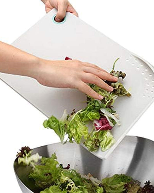 لوح تقطيع وتصريف من كويزين آرت، مقاس ٣٣×٢٦ سم، أخضر | فتحة تصريف لسهولة إزالة الماء | لوح تقطيع مطبخ متين وعملي