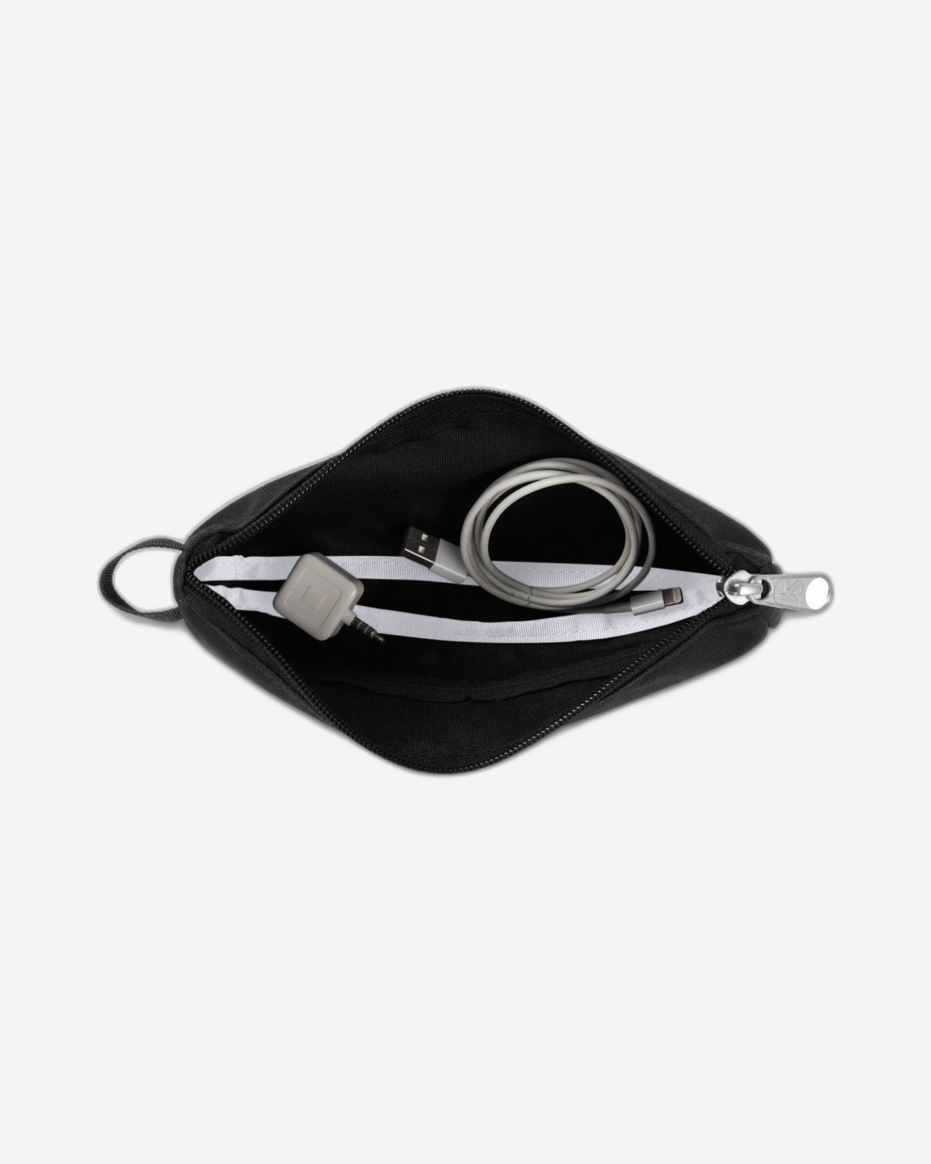 حقيبة الملحقات الأساسية من JanSport حقيبة الملحقات الصغيرة باللون الأسود EK0A5BAEN551