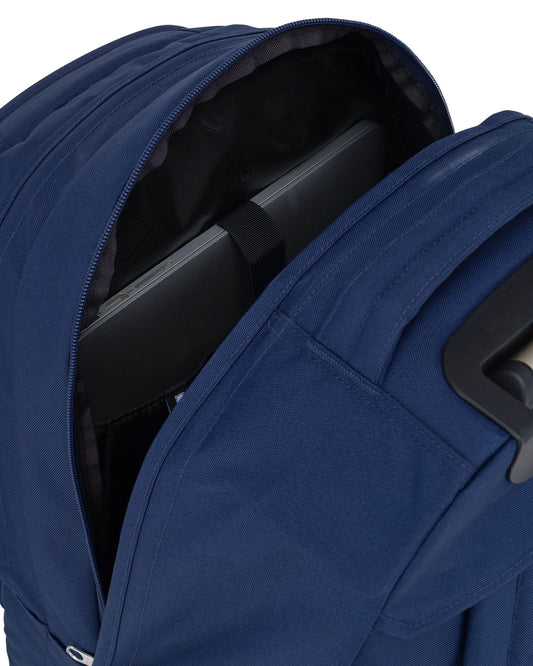 حقيبة ظهر JanSport Driver 8 كبيرة ذات عجلتين باللون الأزرق الداكن EK0A5BALN541