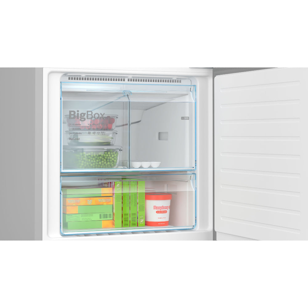 ثلاجة وفريزر بوش من السلسلة 4، قائمة بذاتها، بفريزر سفلي
