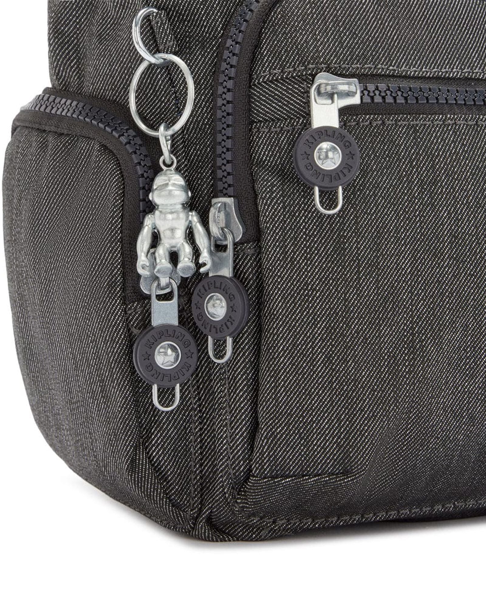 حقيبة كتف صغيرة من كيبلينج غابي إس بلون أسود فلفلي C2I2899-78S