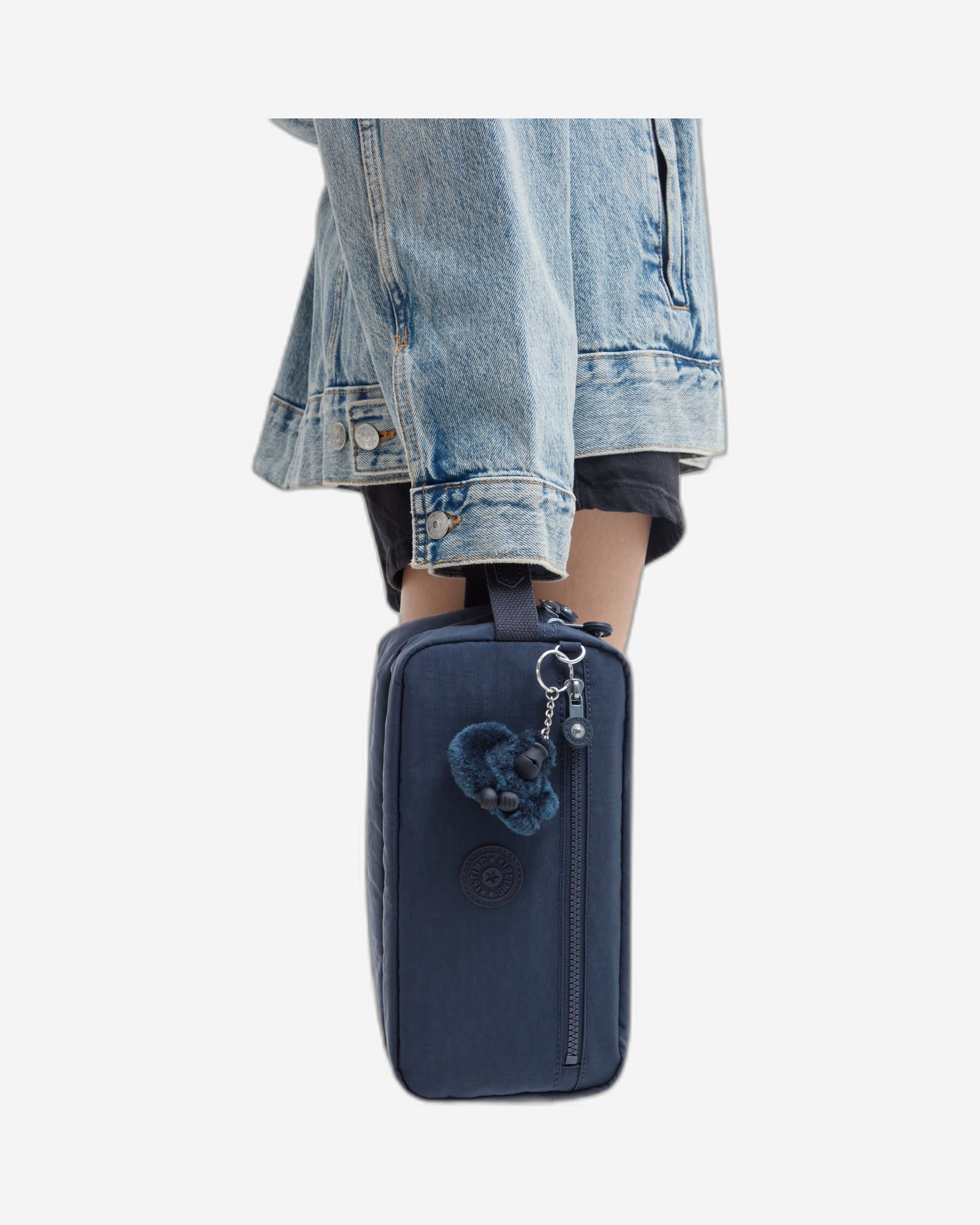 حقيبة أدوات الزينة كيبلينج أغوت بلو بلو ٢ متوسطة الحجم C213363-96V