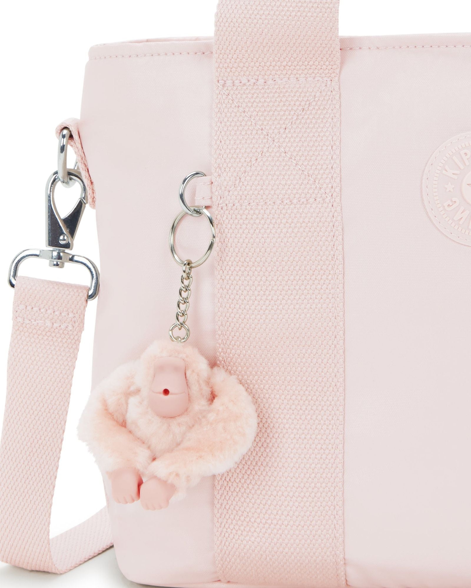 حقيبة كيبلينج مينتا إم متوسطة الحجم بلون وردي لامع I2923-3DZ