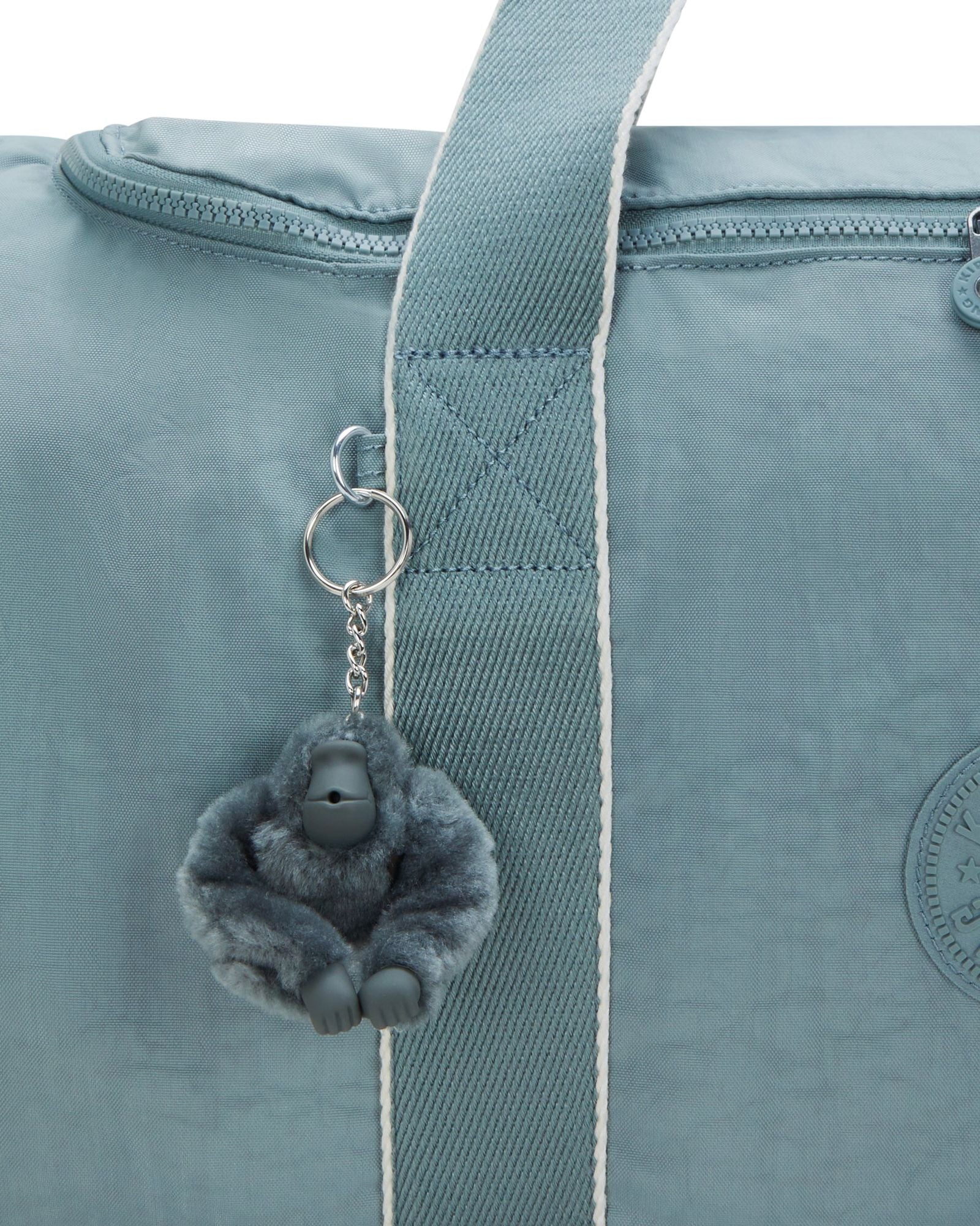 حقيبة Kipling Argus M رمادية مريحة كبيرة لعطلة نهاية الأسبوع I3826-3NL