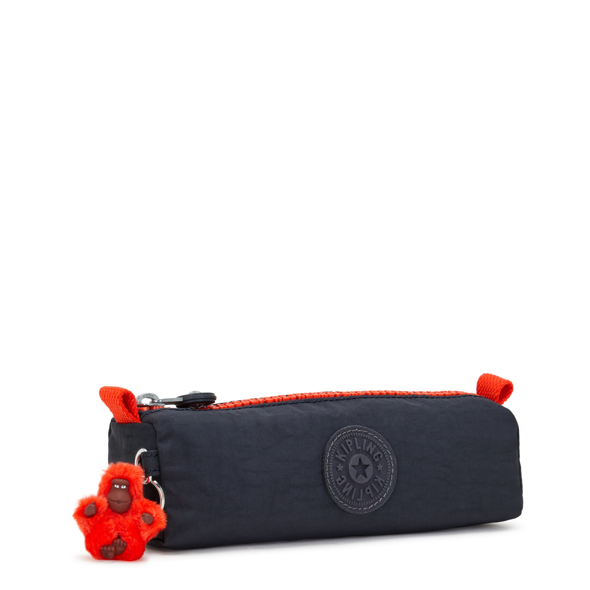 حافظة أقلام كيبلينج فريدوم آيرون ليتر المرحة متوسطة الحجم C2I4312-LM8