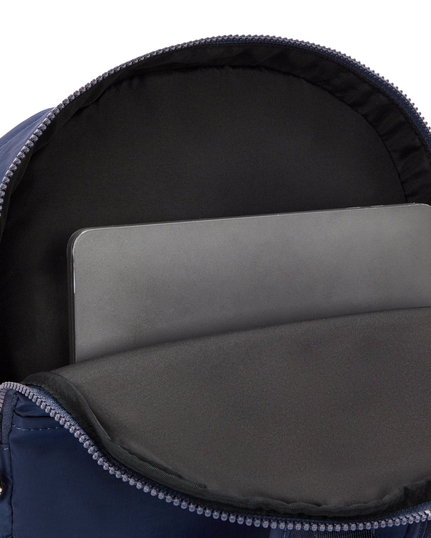 حقيبة ظهر كيبلينج ديليا إم إندلس بلو كبيرة I4346-86E