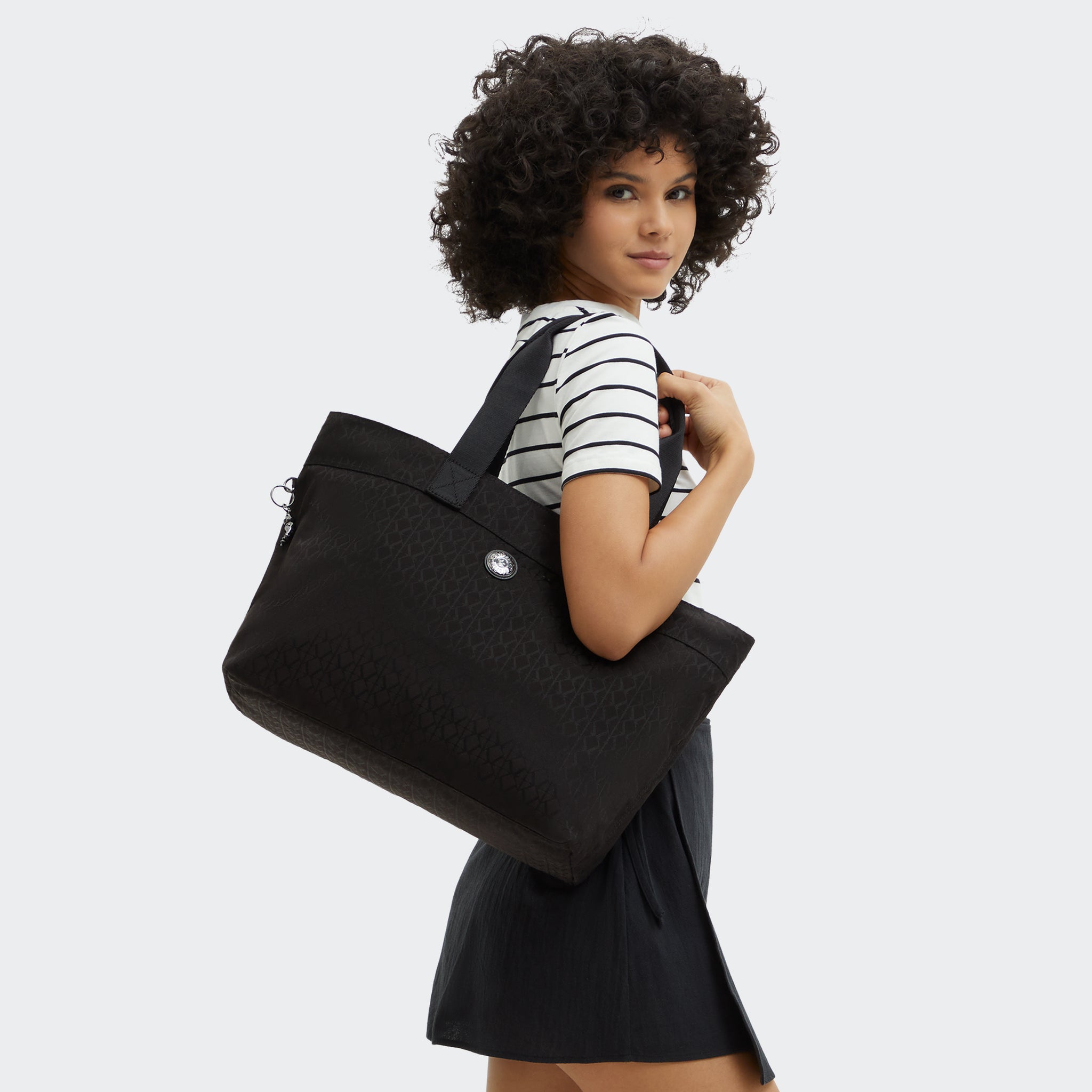 حقيبة كيبلينج كوليسا أب بلاك ساين جي كيو كبيرة I4895-Y12