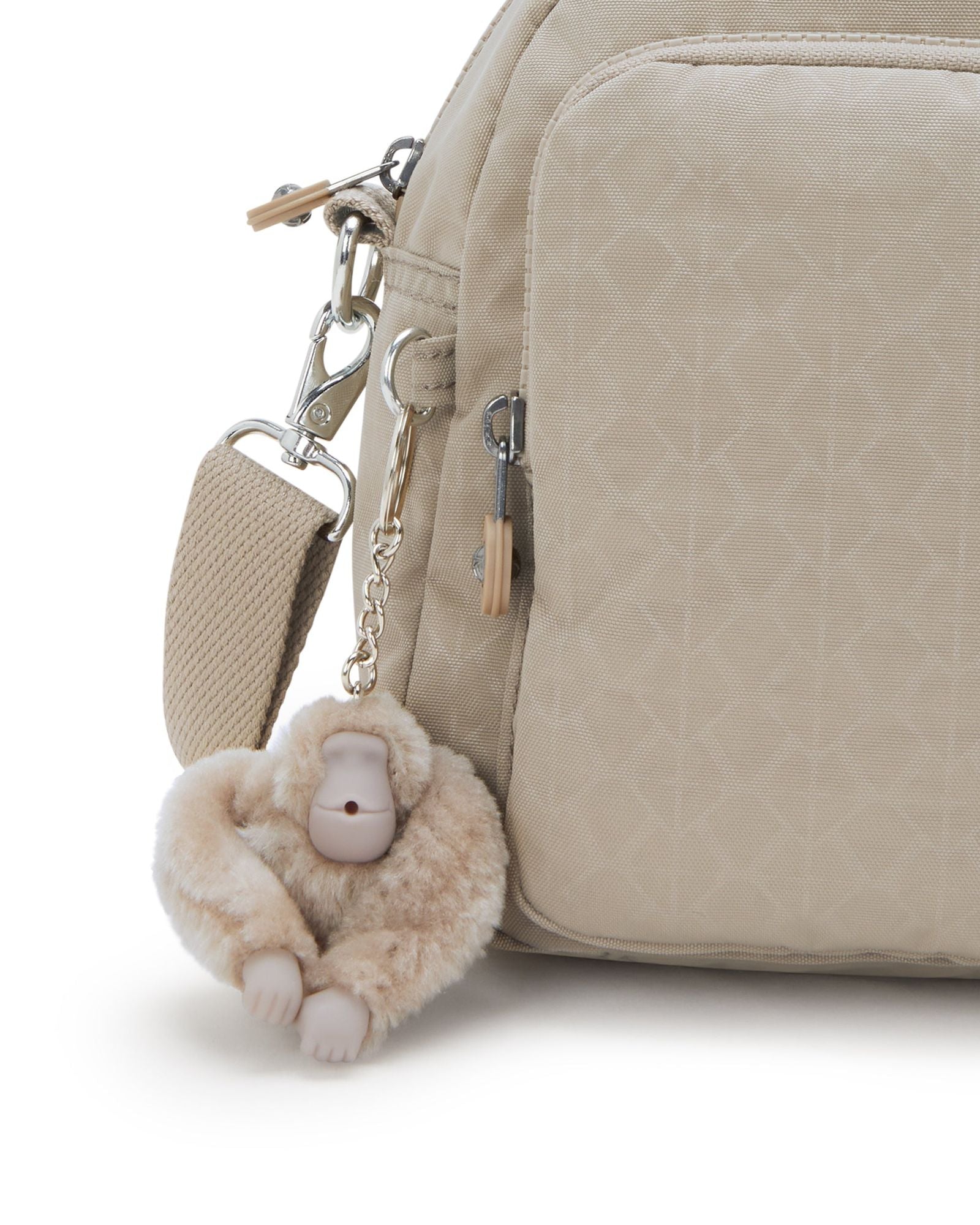 حقيبة كتف متوسطة الحجم من Kipling Cool Defea Signature باللون البيج المنقوش I6017-96A