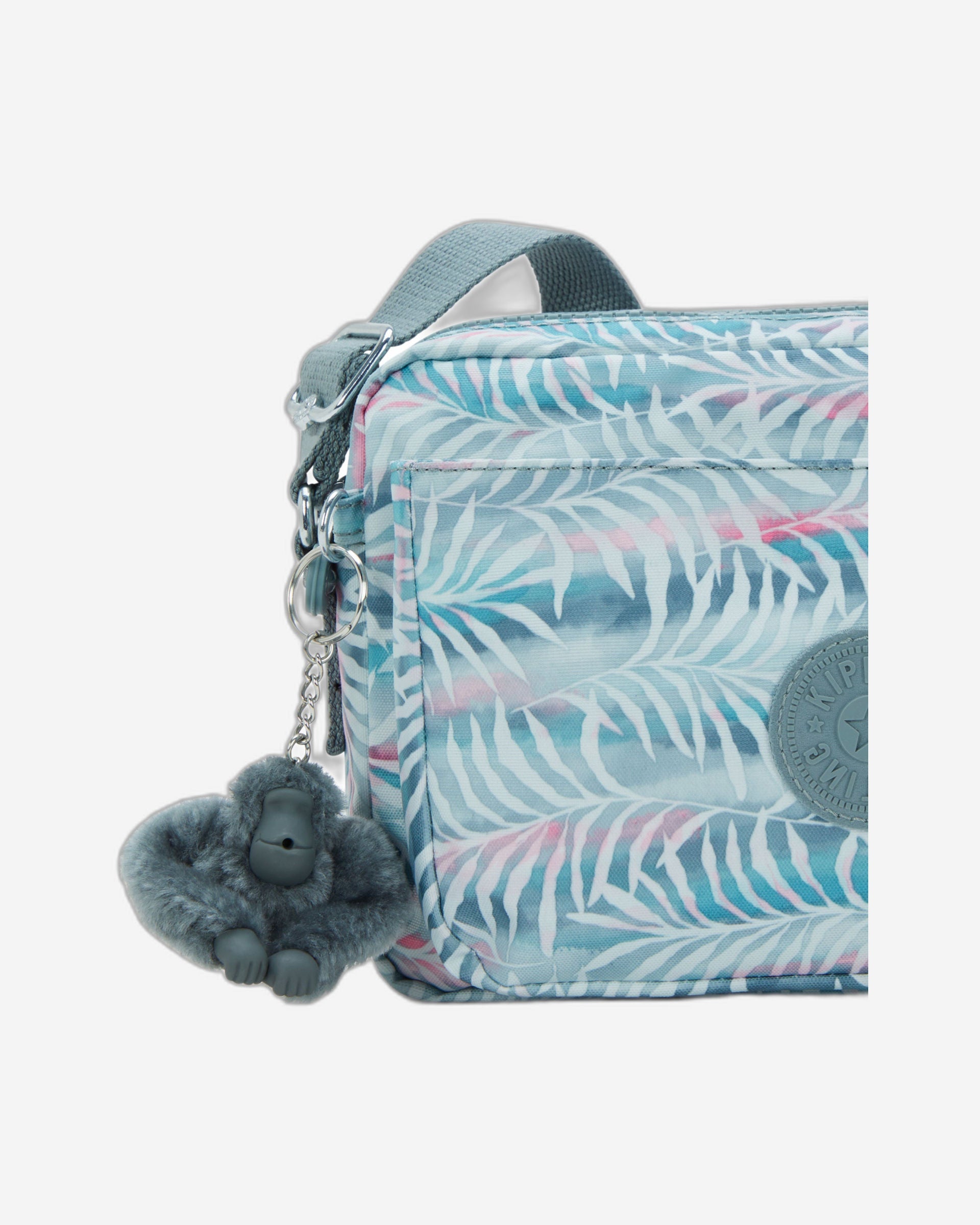 حقيبة كتف متوسطة الحجم من كيبلينج أبانو إم بنقشة أوراق النخيل I6237-3QN