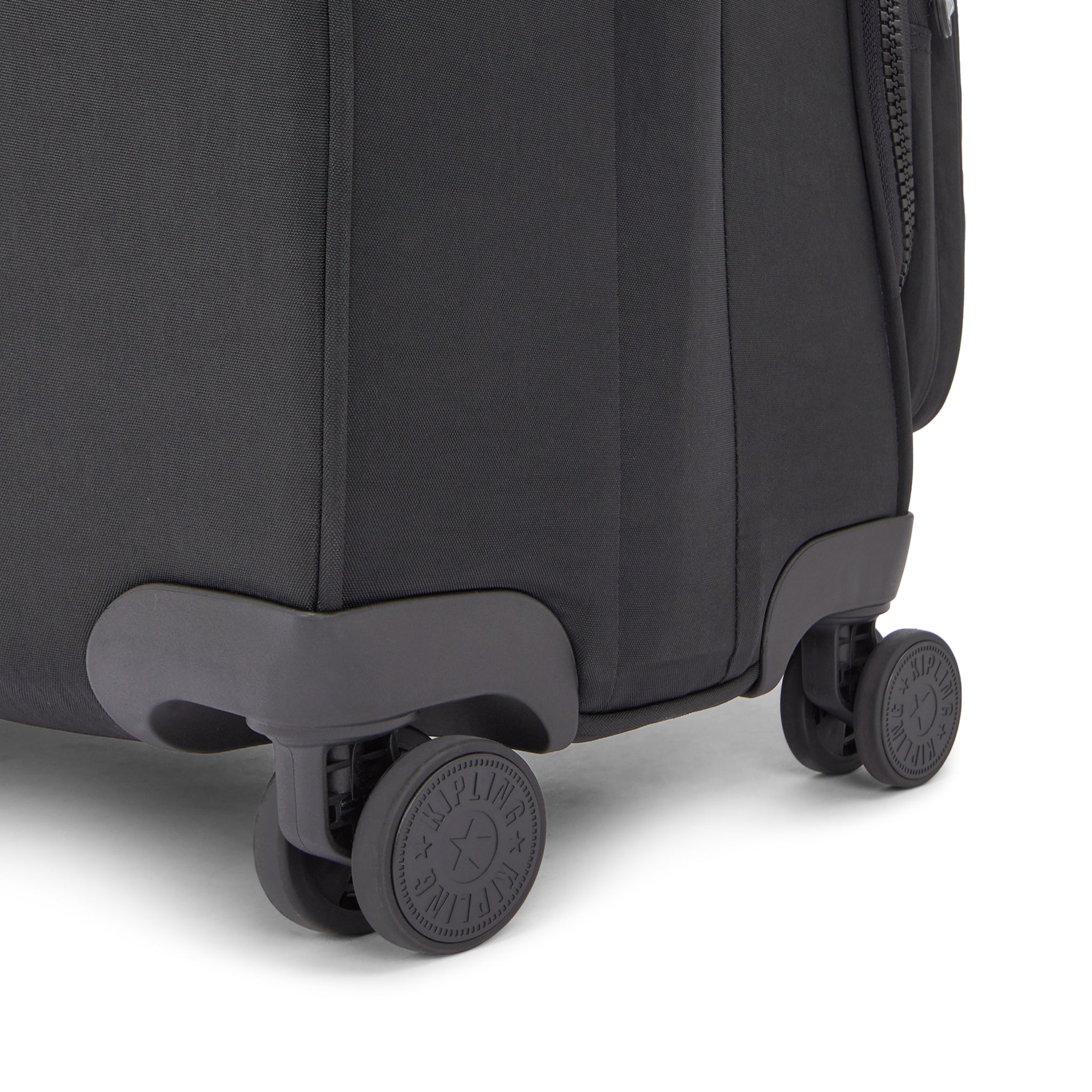 حقيبة كيبلينج نيو يوري سبين إم سوداء متوسطة الحجم قابلة للتمدد C2I7706-P39