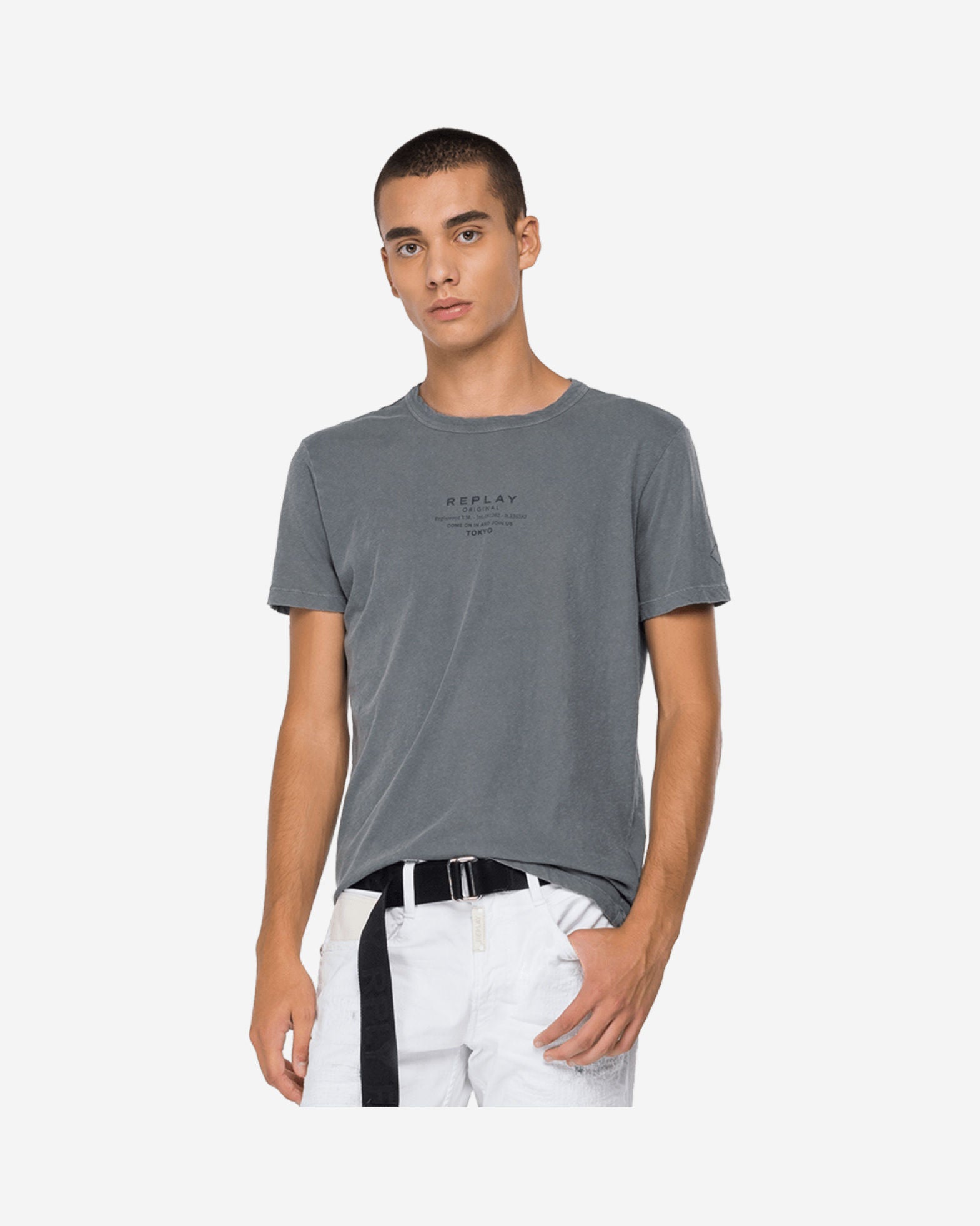 تي شيرت بياقة دائرية من القطن والكتان