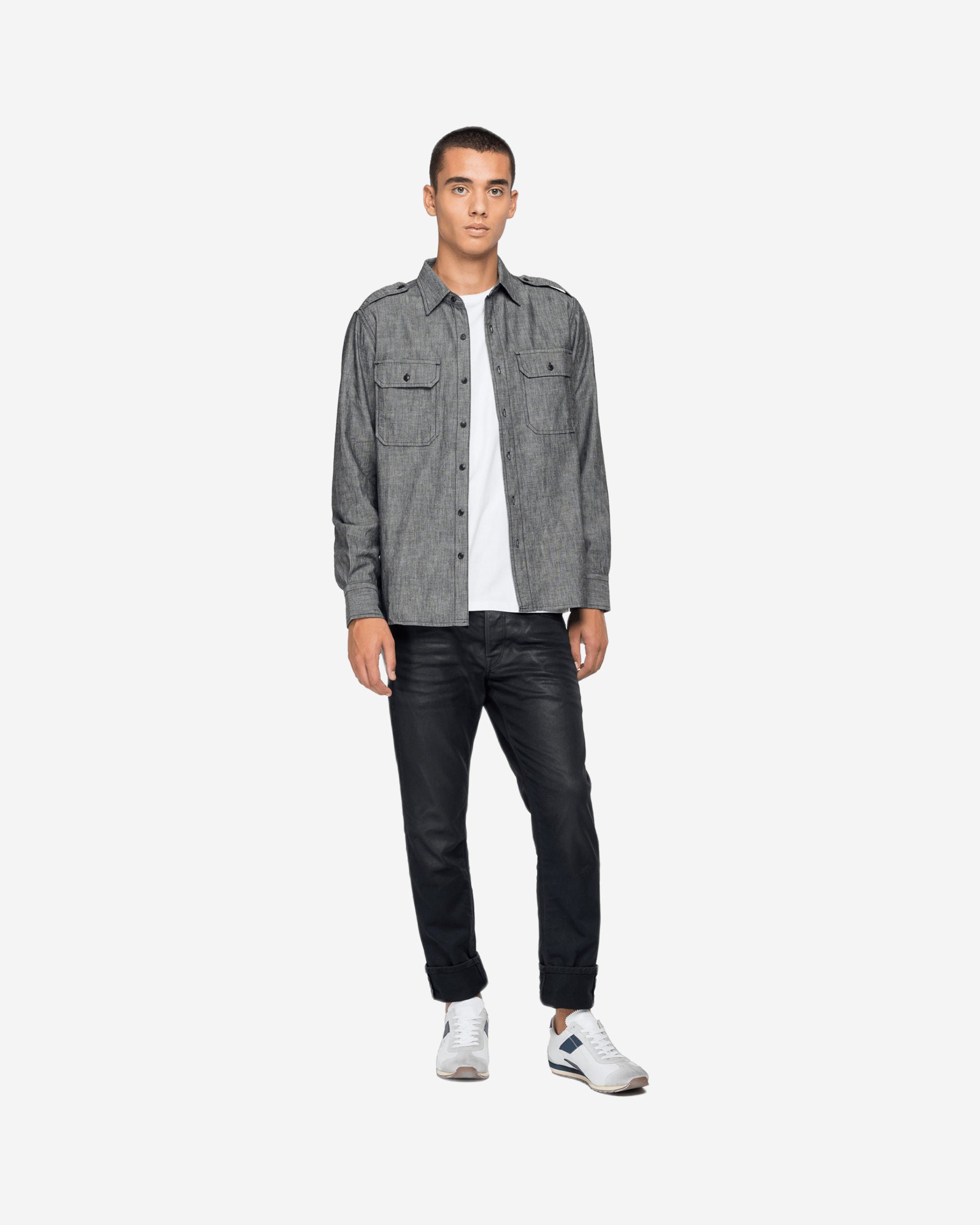 قميص جينز مع جيوب