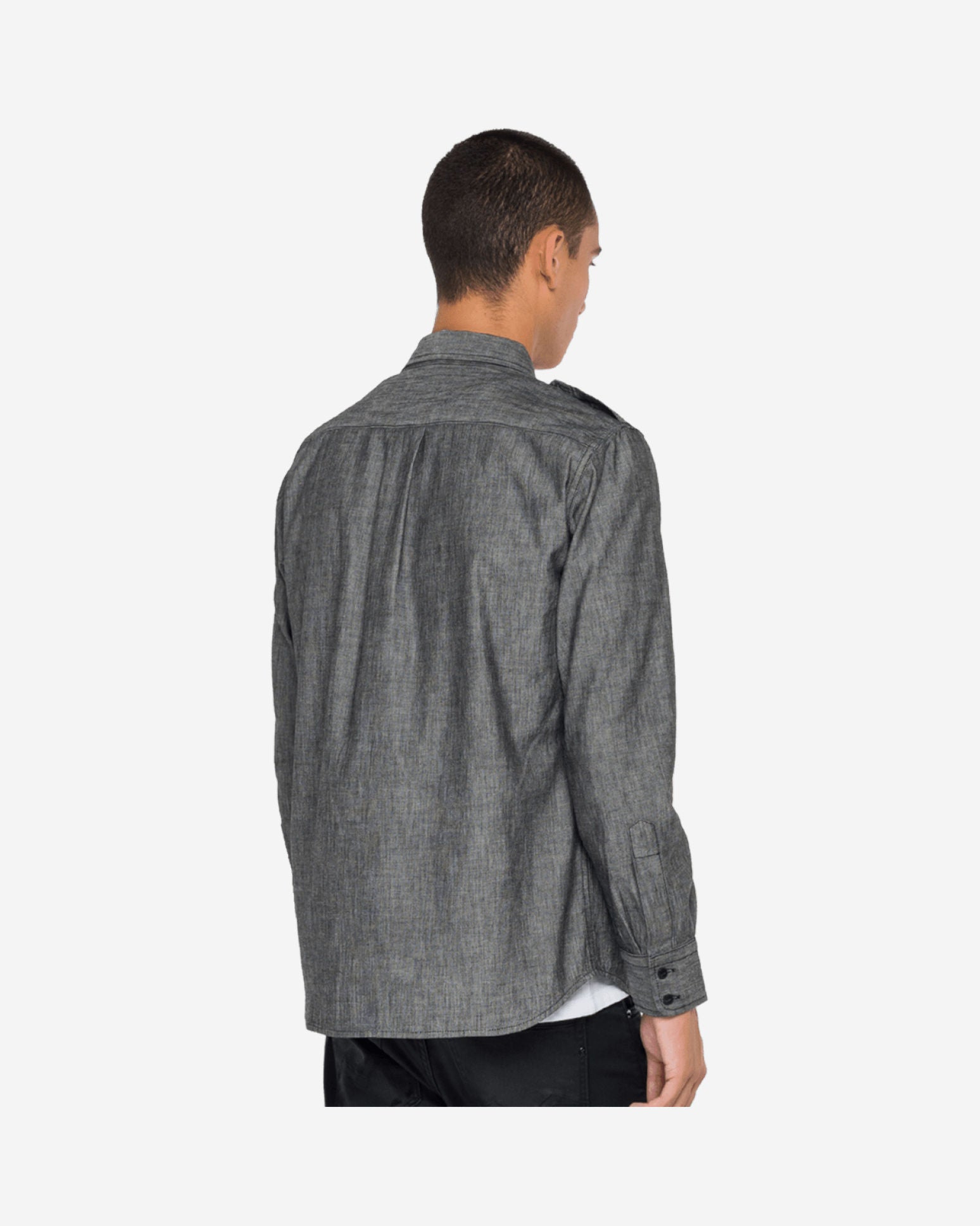 قميص جينز مع جيوب