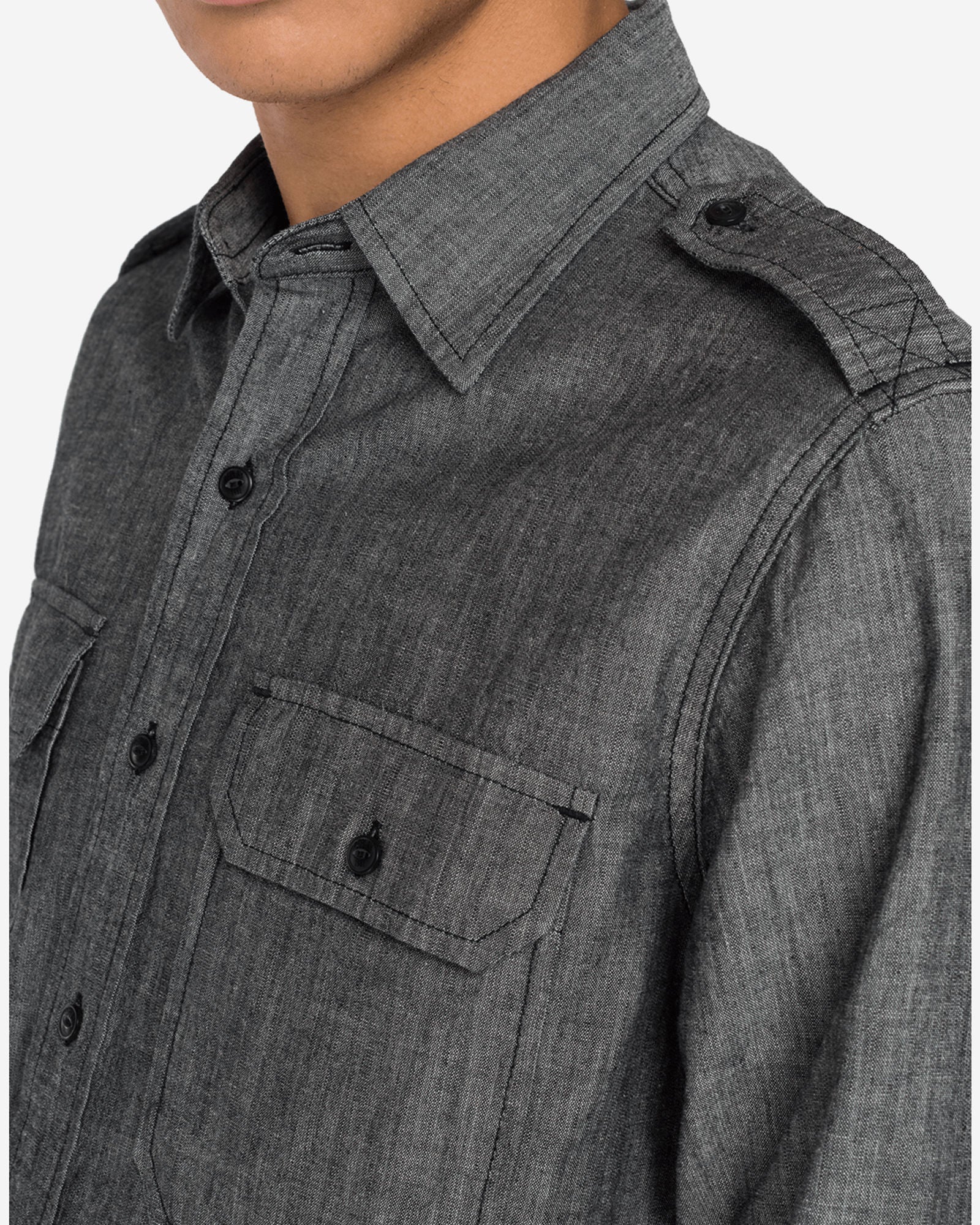 قميص جينز مع جيوب