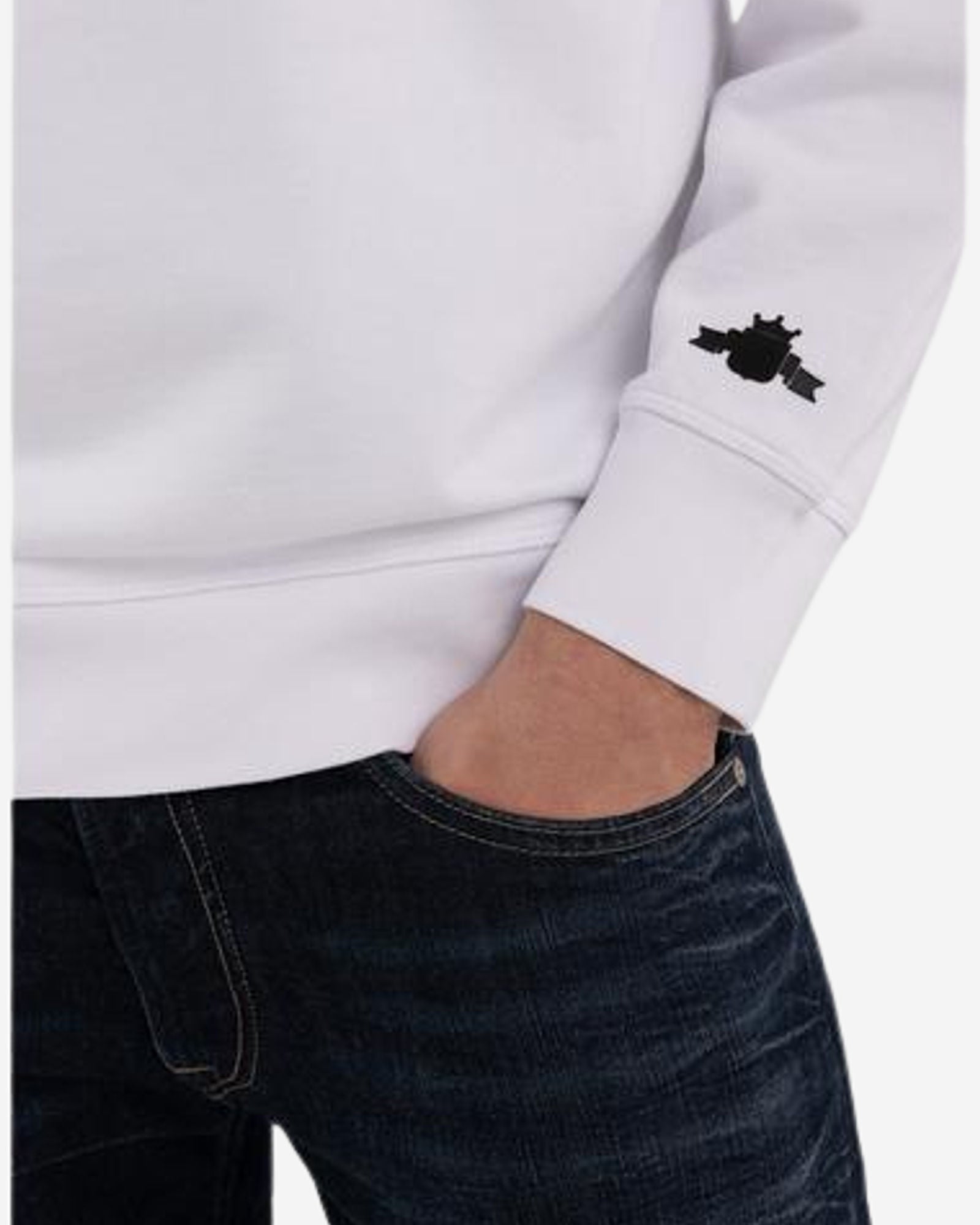 سويت شيرت مريح بشعار الأرشيف