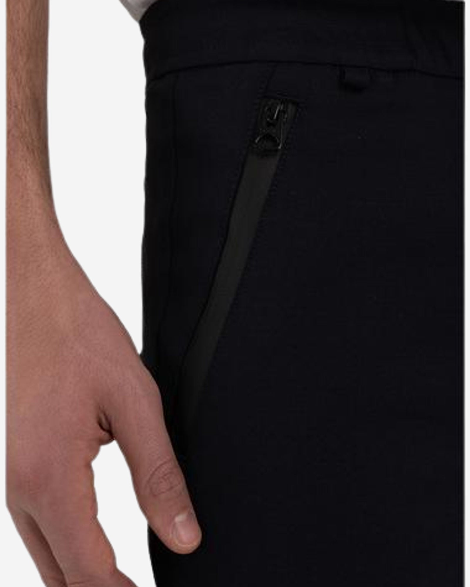 بنطلون تويل بقصّة Slim Fit