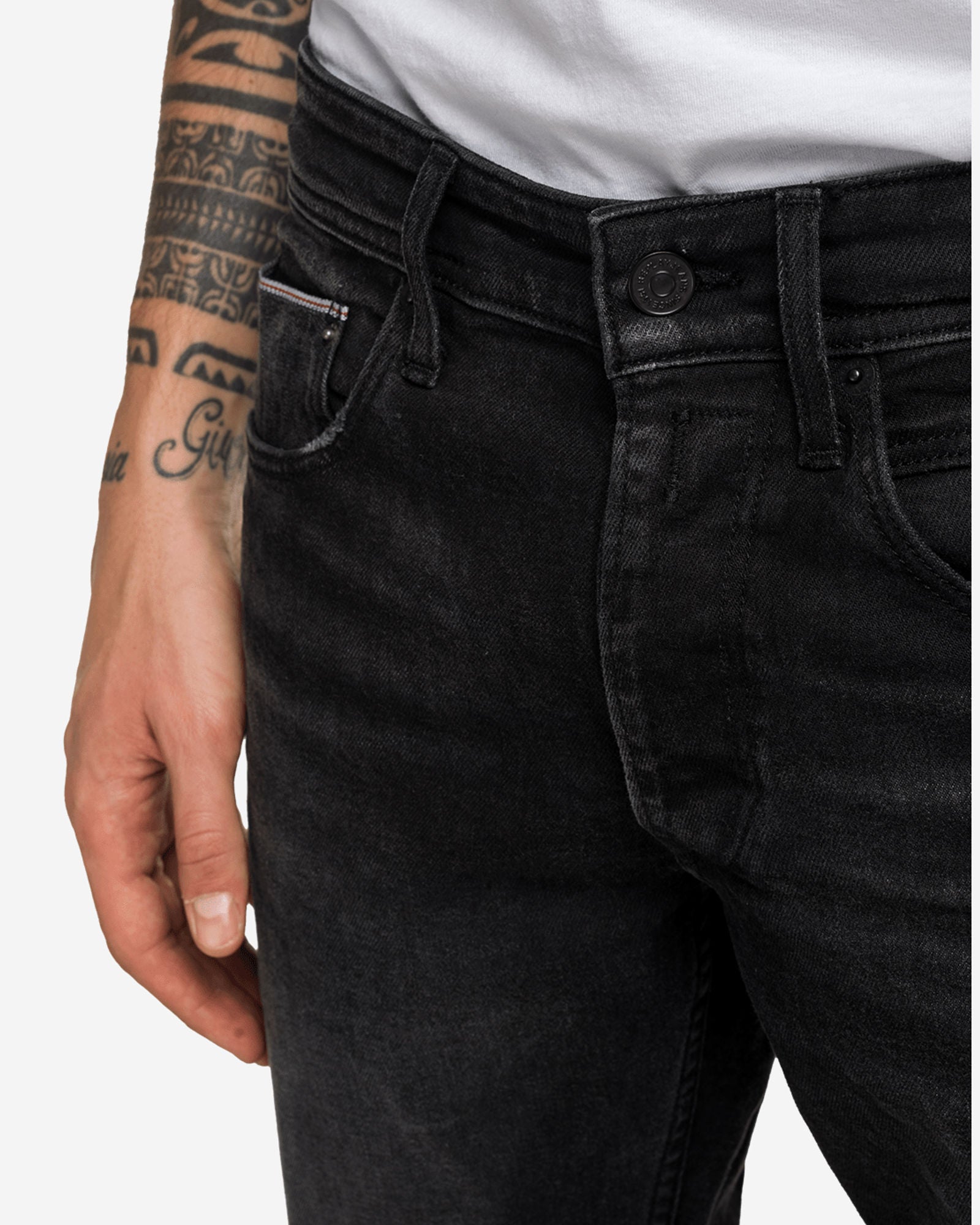 بنطال جينز روناس سيلفيدج بقصة ضيقة