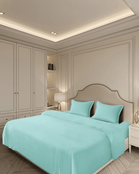 طقم سرير كينج 4 قطع من القطن بنمط مربعات دقيقة باللون الأزرق الفاتح من Mulberry Living