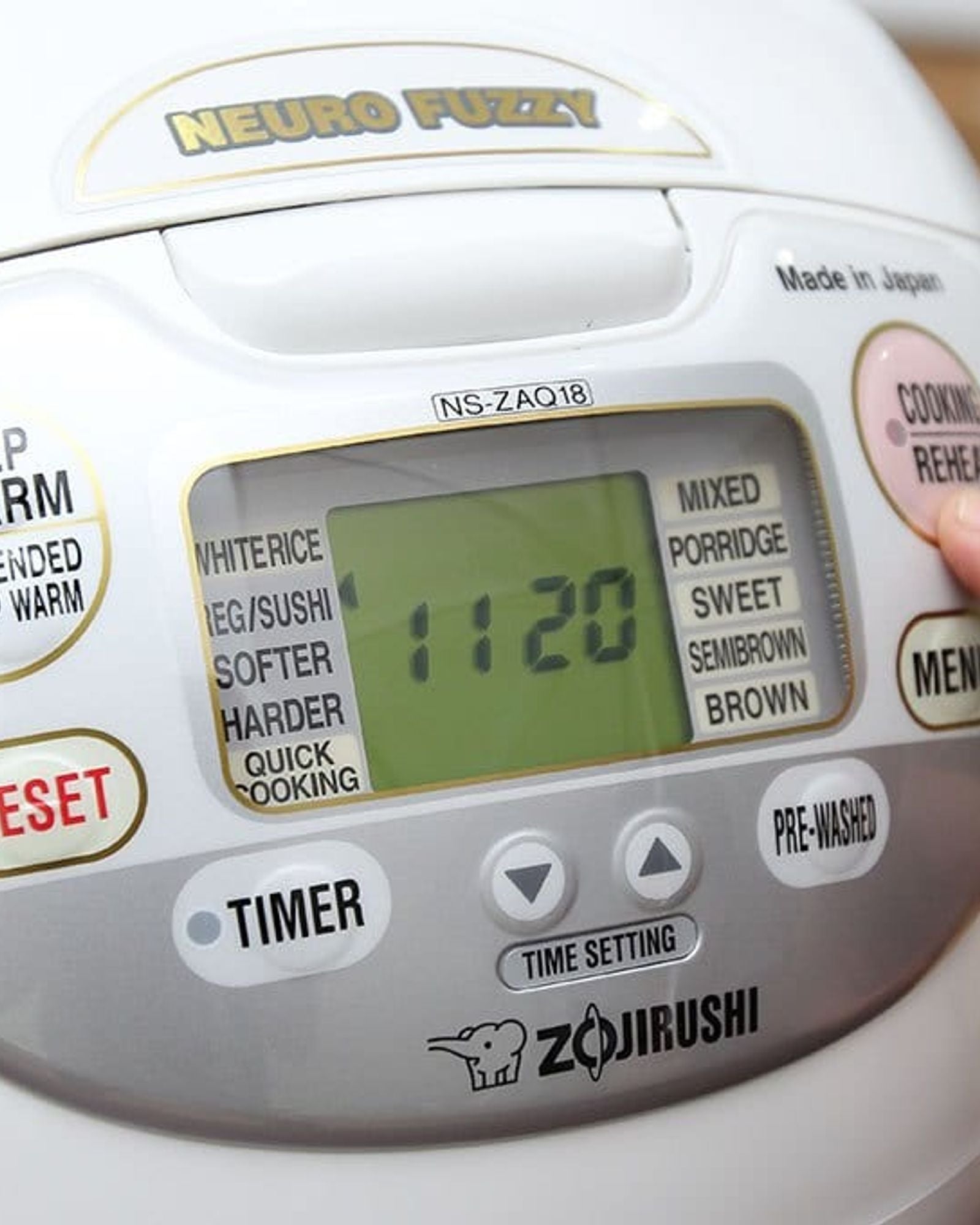 جهاز طهي الأرز الإلكتروني من زوجيروشي، سعة 1.8 لتر، لون أبيض فاخر