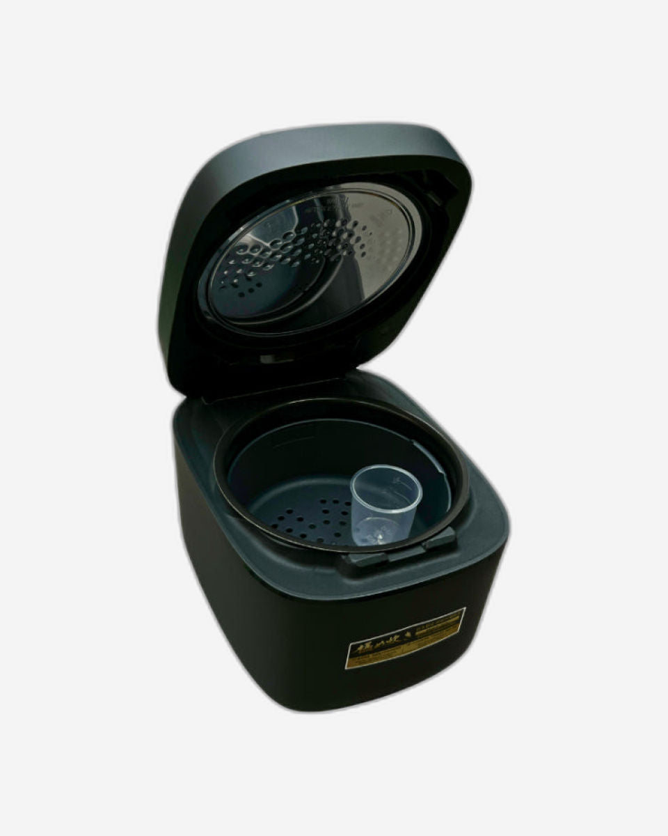 طنجرة أرز/سخان أرز إلكترونية من زوجيروشي سعة 1.8 لتر، لون أسود