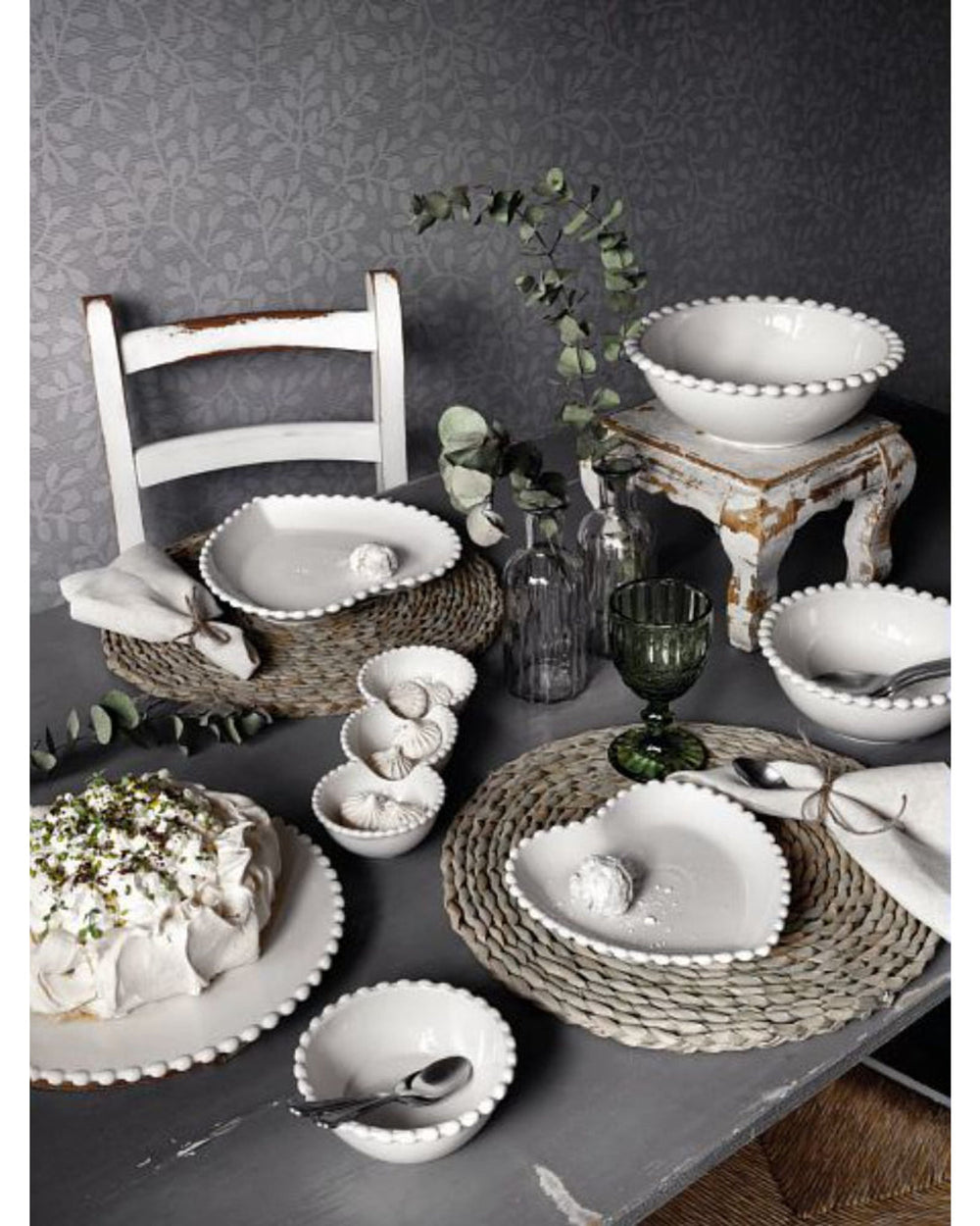 صينية تقديم مقبلات توغنانا ثلاثية المكونات