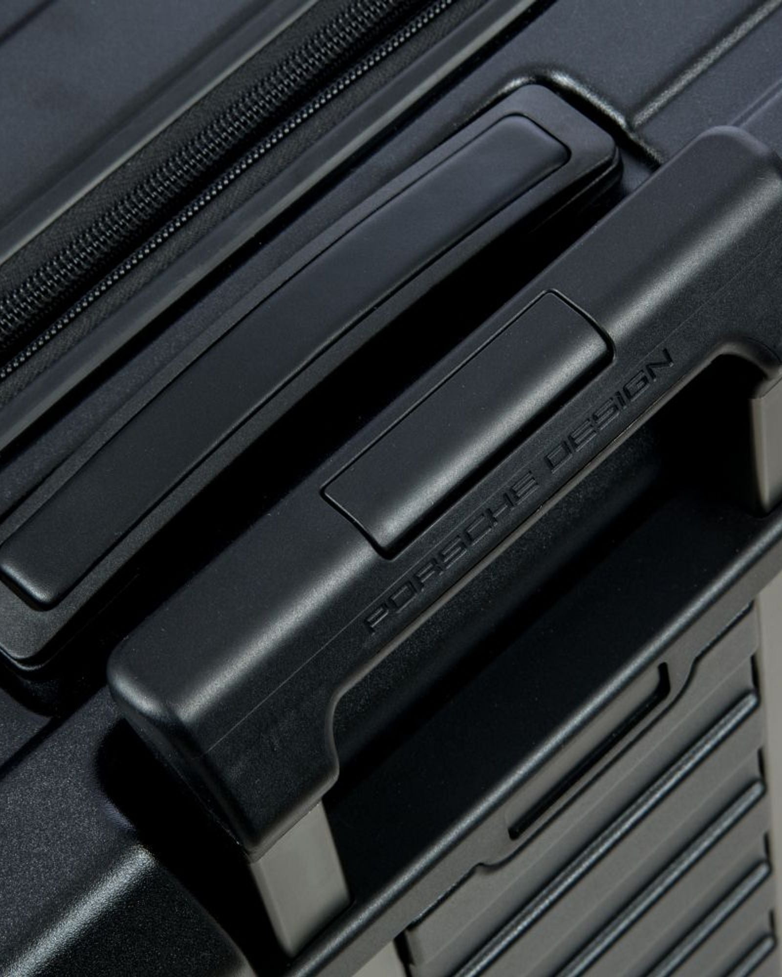 حقيبة أمتعة فاخرة من البولي كربونات بتصميم بورش رودستر هاردكيس