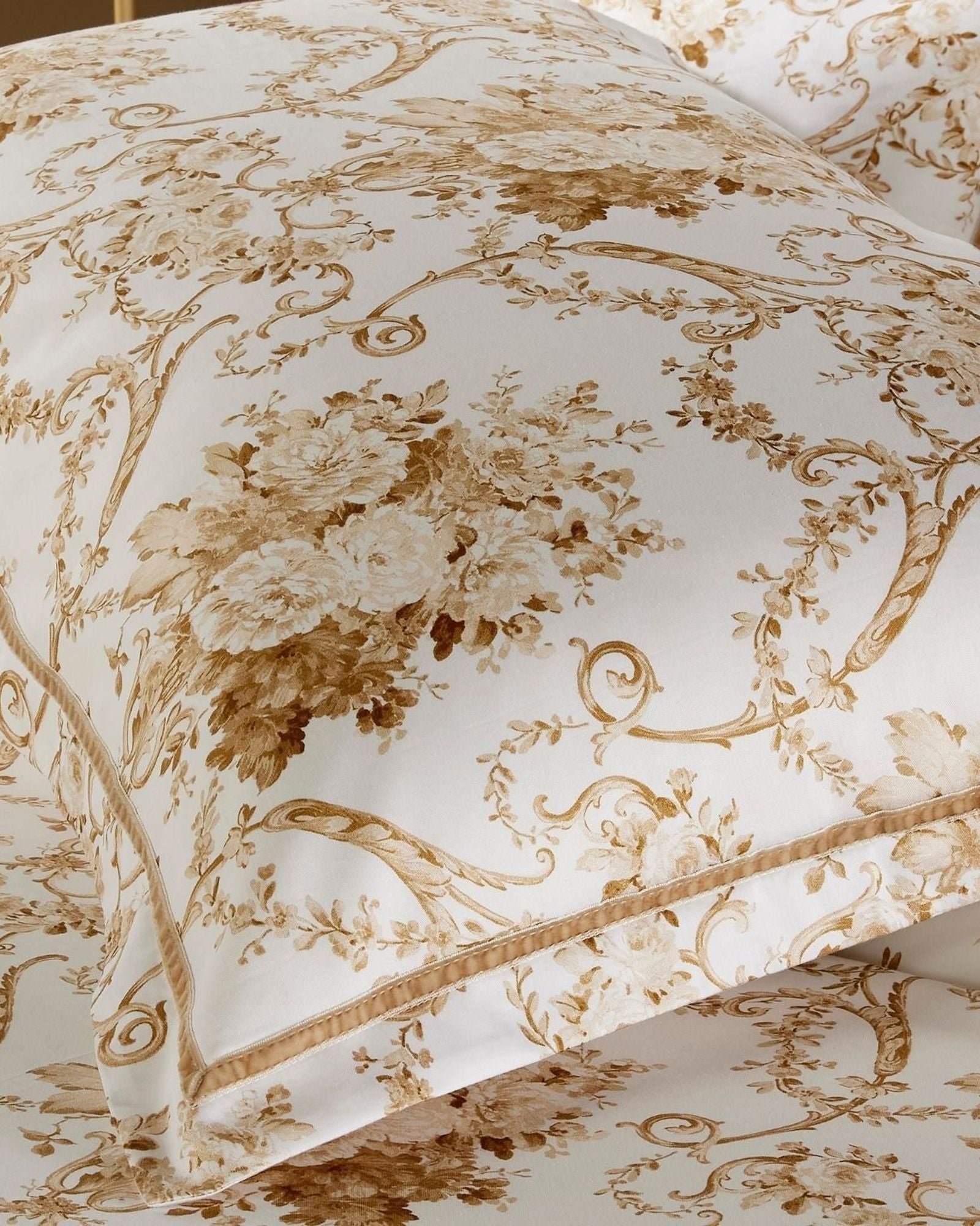 طقم ملاءات كريستي