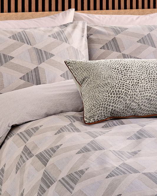 طقم غطاء لحاف "بوهاكو" من نالو من نيكول شيرزينغر باللون الحجري