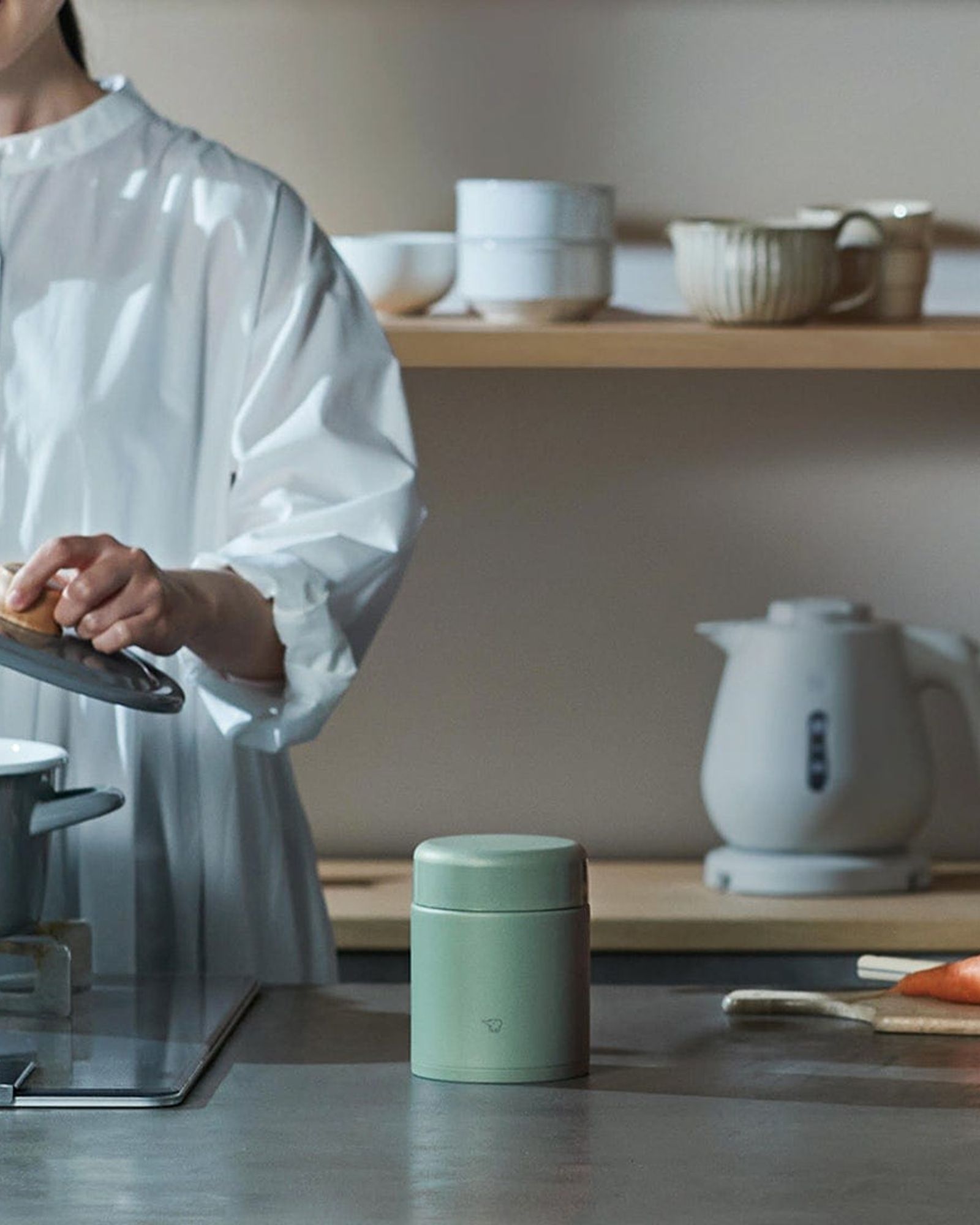 وعاء طعام من الفولاذ المقاوم للصدأ من زوجيروشي، سعة 0.4 لتر، لون أخضر غير لامع.