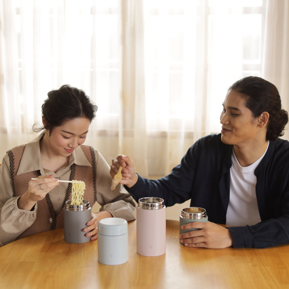 وعاء حساء زوجيروشي S/S مفرغ من الهواء، 0.75 لتر، رمادي متوسط (Hm)