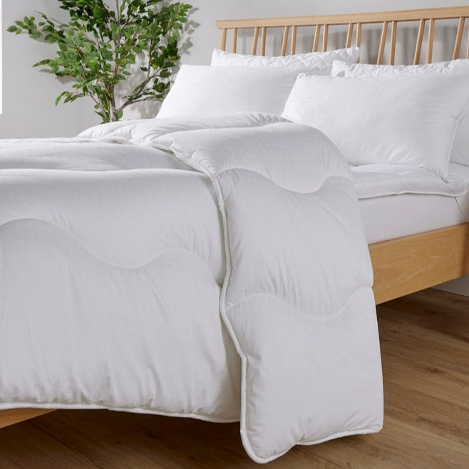 لحاف كريستي "ساتين تاتش" المحشو المضاد للحساسية بوزن ١٠.٥ غم