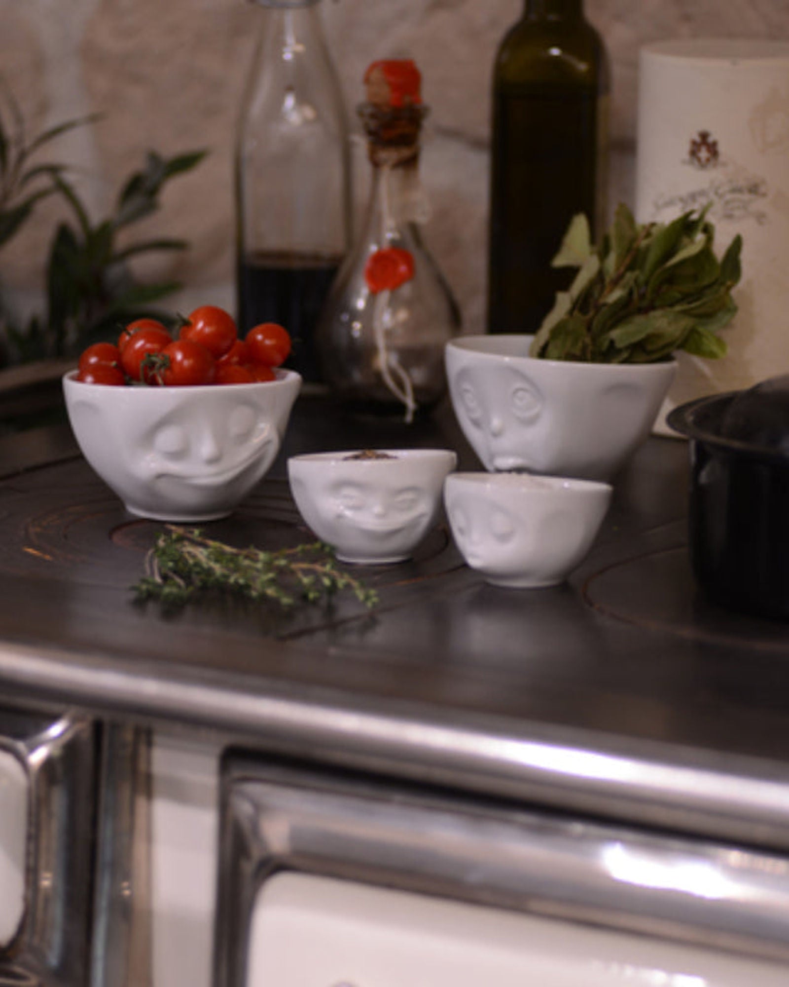 ٥٨ منتجًا المجموعة المتوسطة رقم ١ ٢٠٠ مل - أبيض مبتسم ومقبل