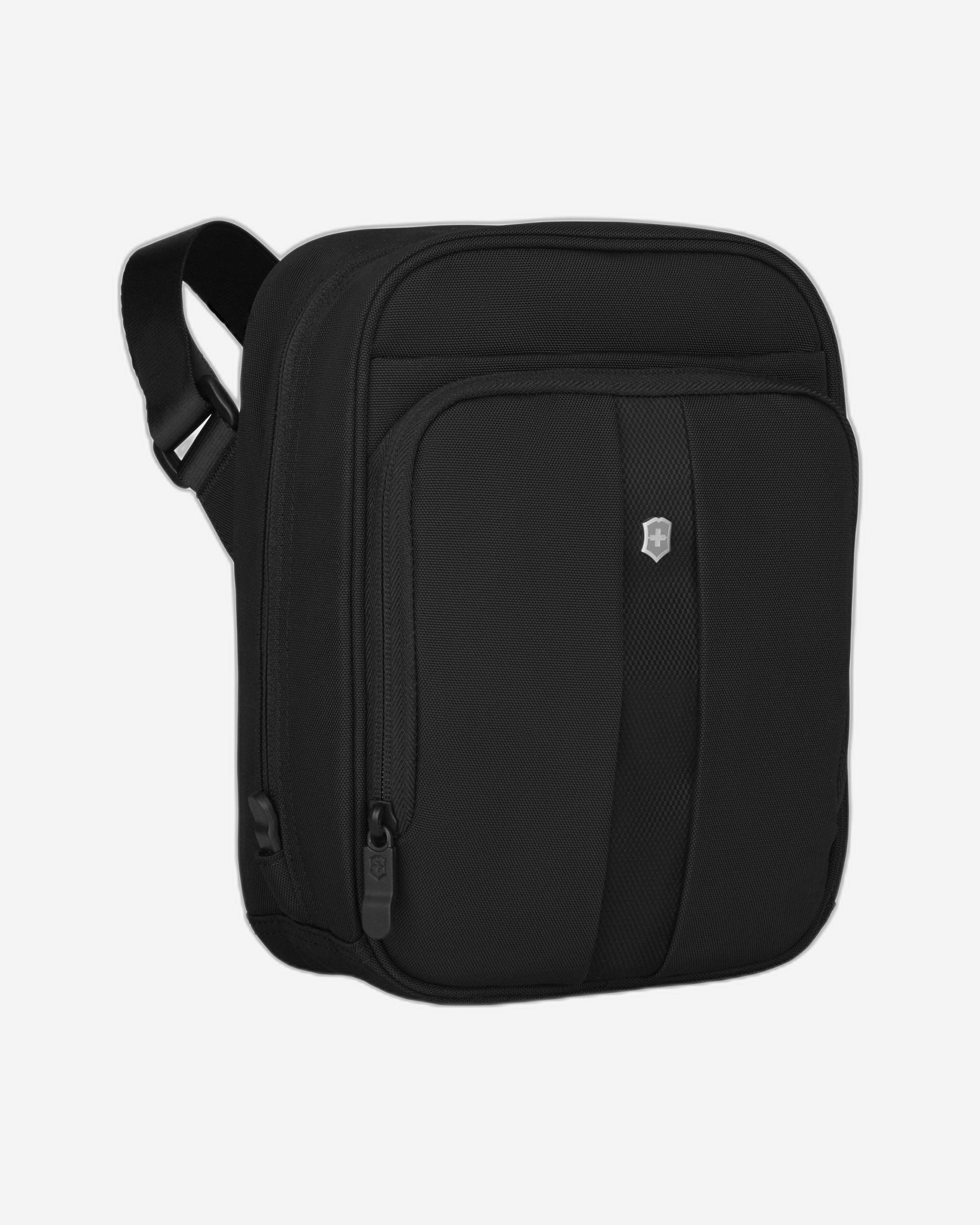 حقيبة كروس بودي فيكتورينوكس فيرتيكال ترافل كومبانيون