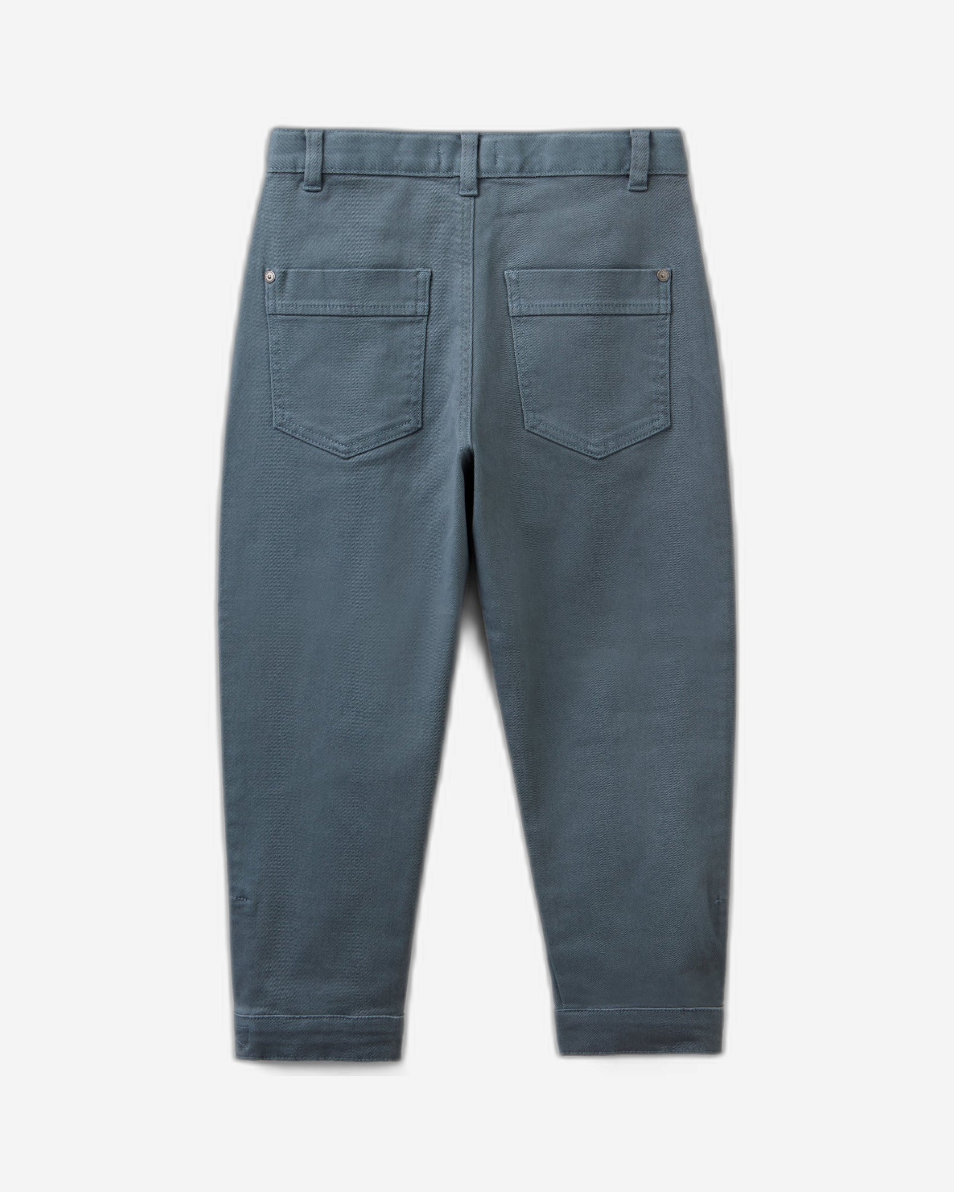 بنطلون مستقيم بقصّة عادية