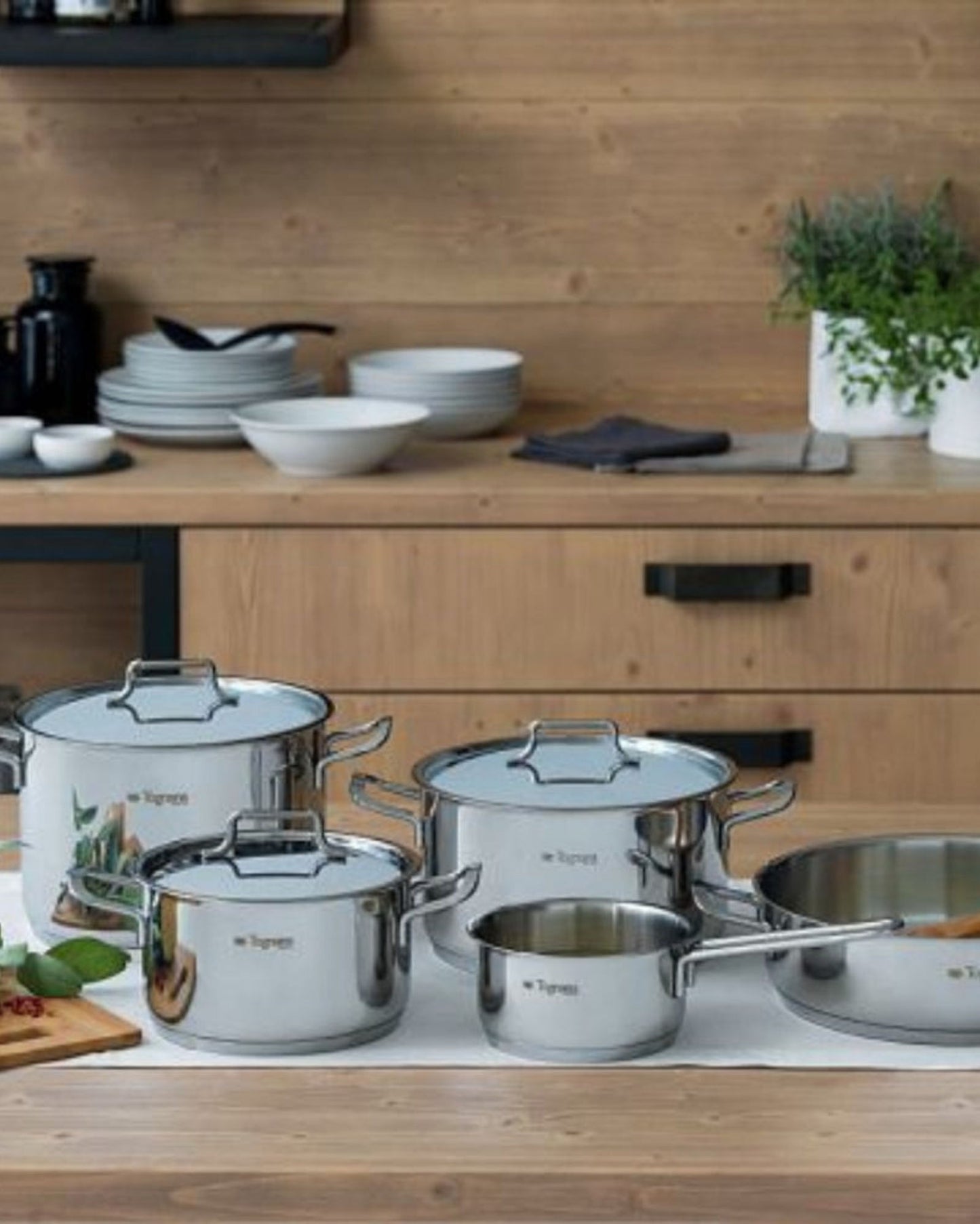 مقلاة توجنانا 2 مقبض 28 سم بالغطاء جرانكوتشينا فانيتوزا