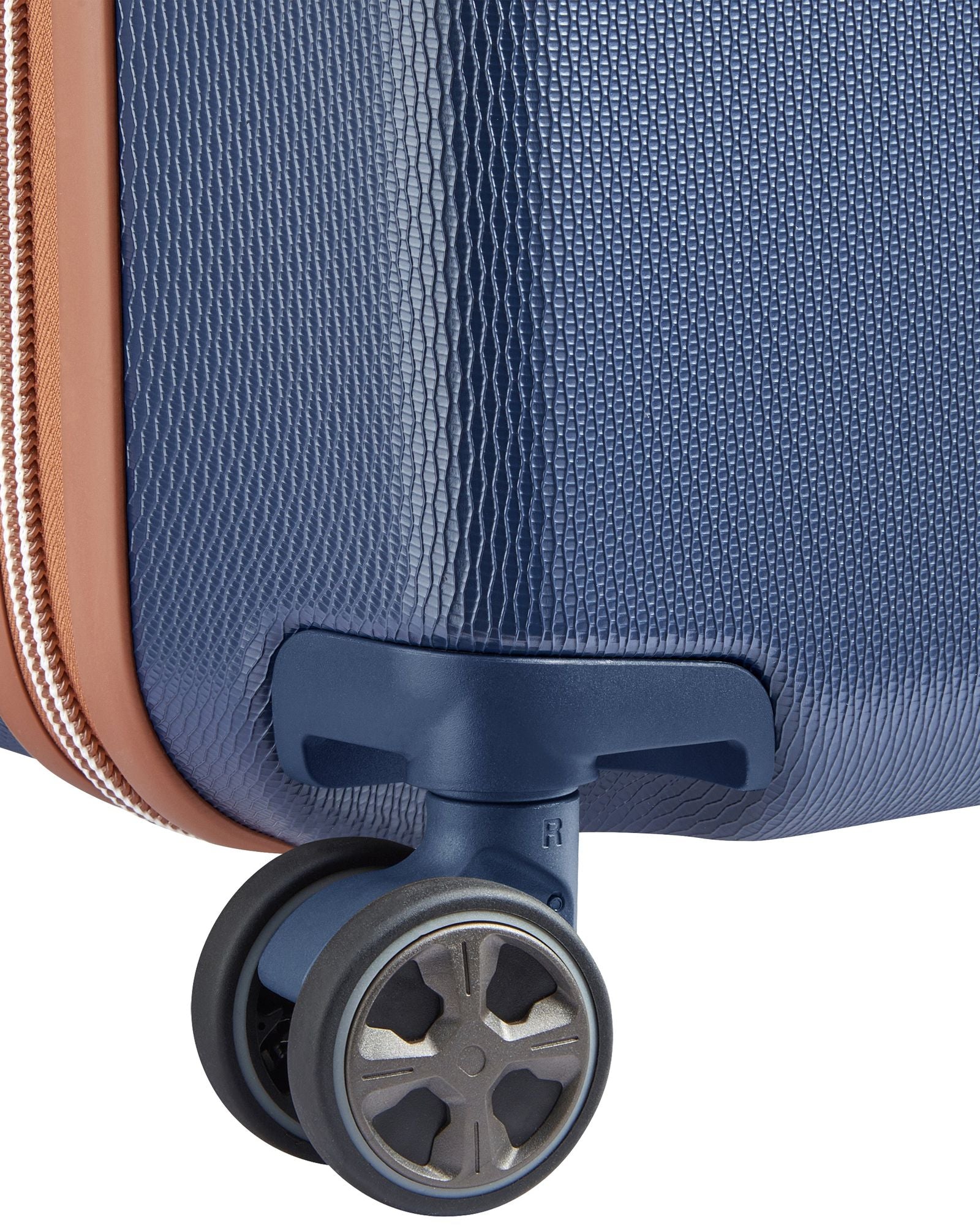 حقيبة سفر ديلسي باريس شاتليه إير ٢.٠ صلبة غير قابلة للتمدد بأربع عجلات مزدوجة