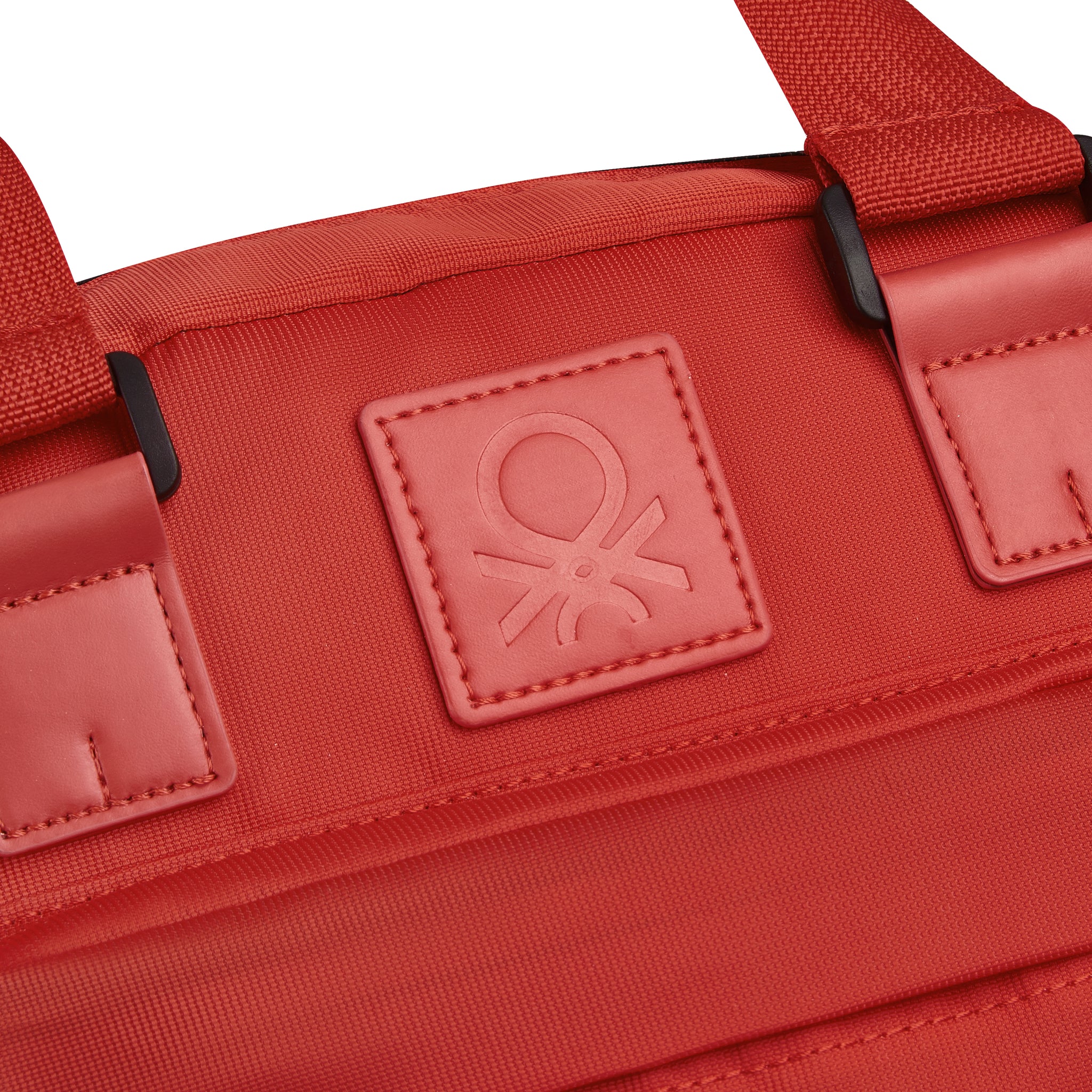 حقيبة ظهر يو سي بي كولور بلوك للكمبيوتر المحمول مقاس 15.6 بوصة